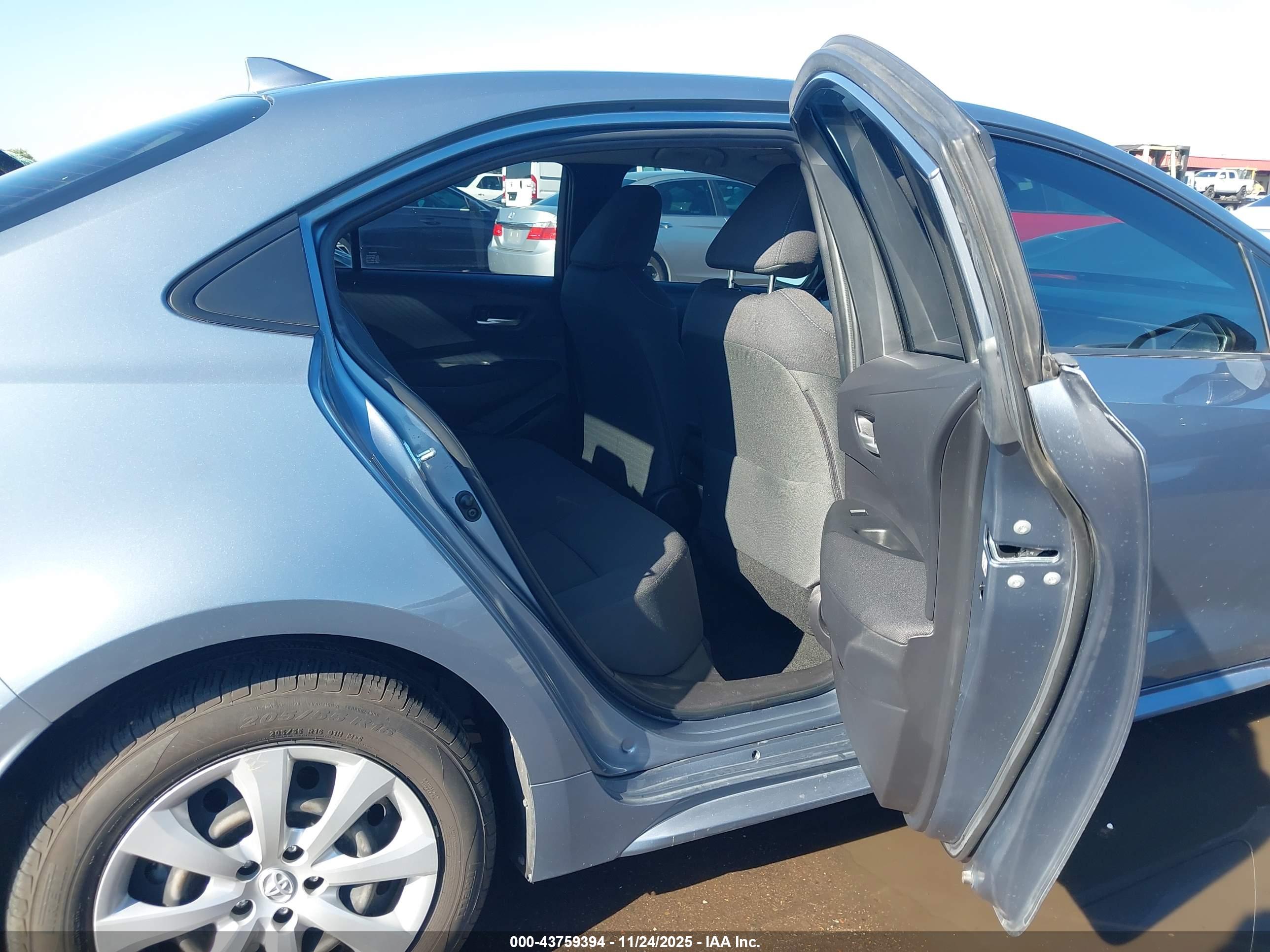 TOYOTA COROLLA image 8