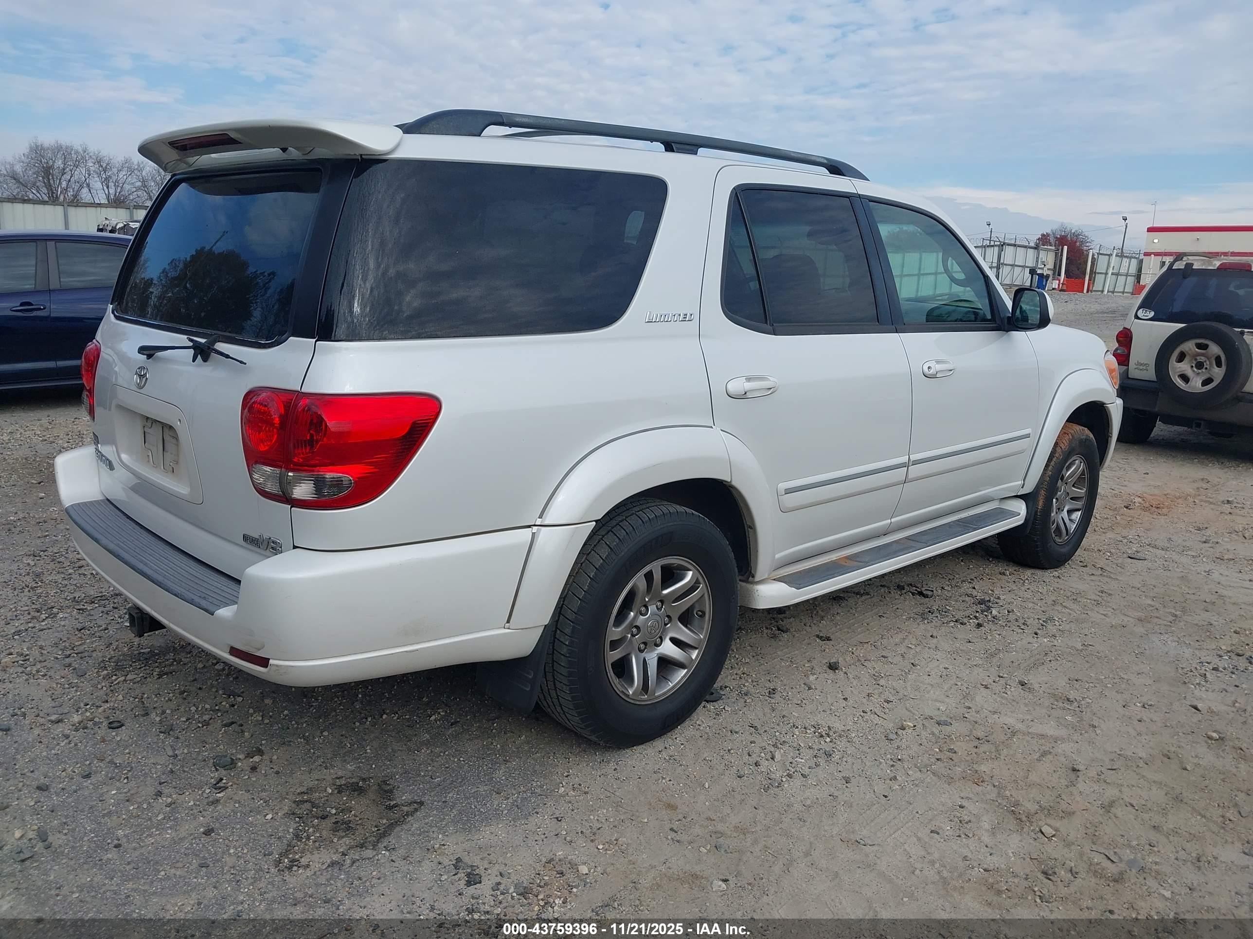 TOYOTA SEQUOIA image 4