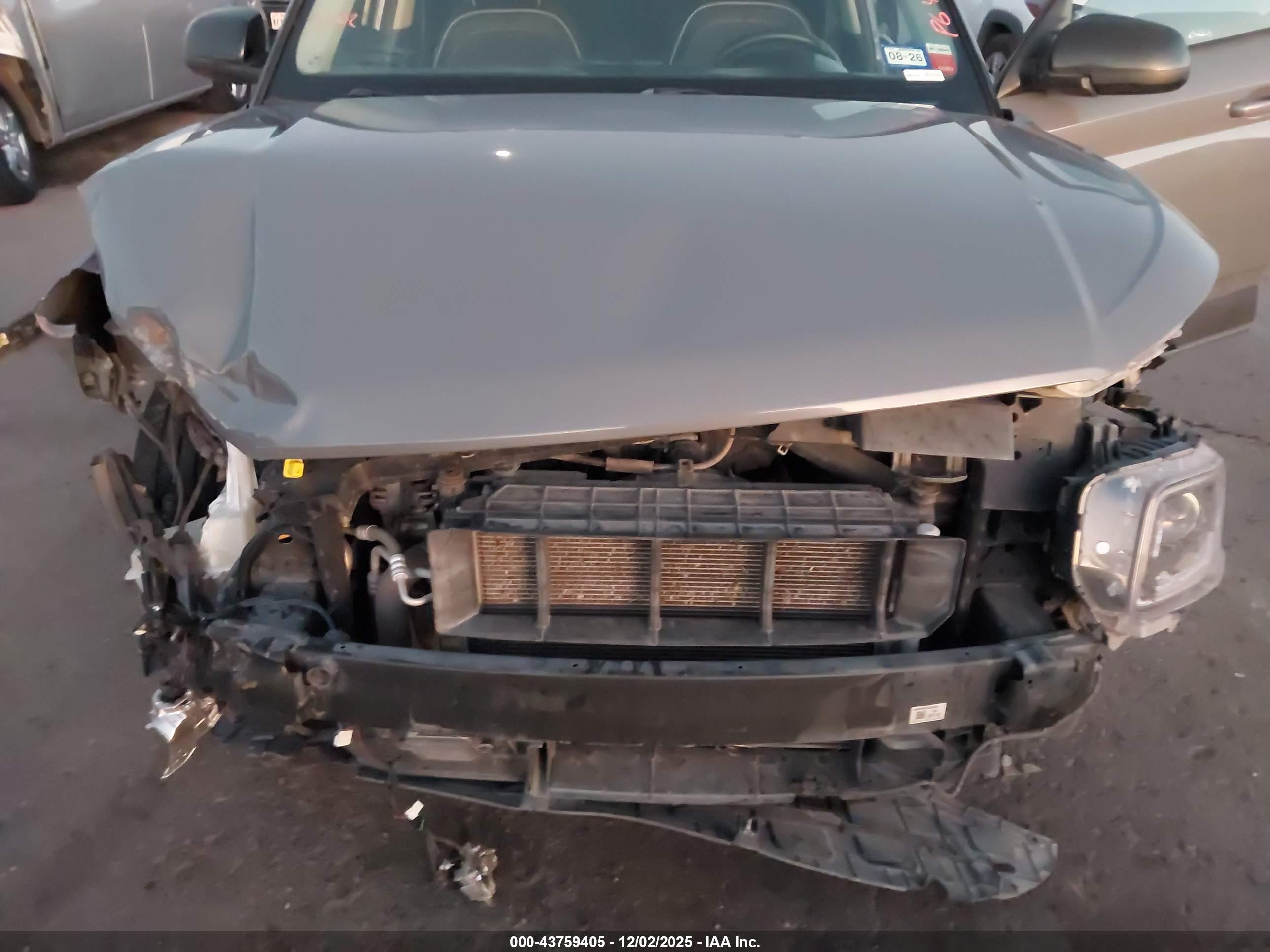 HYUNDAI VENUE image 6