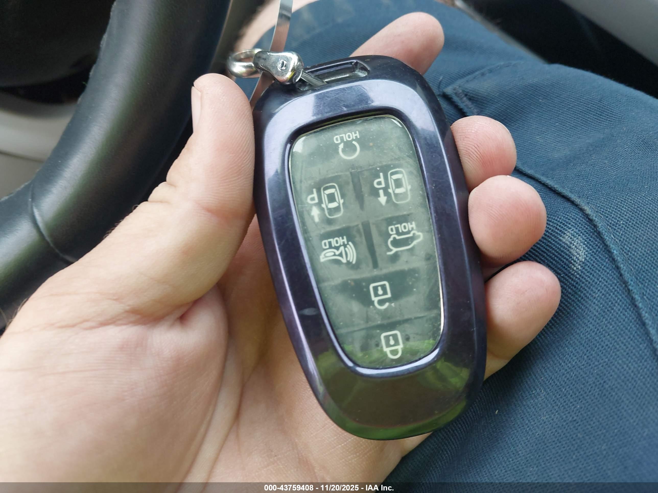 HYUNDAI TUCSON image 11