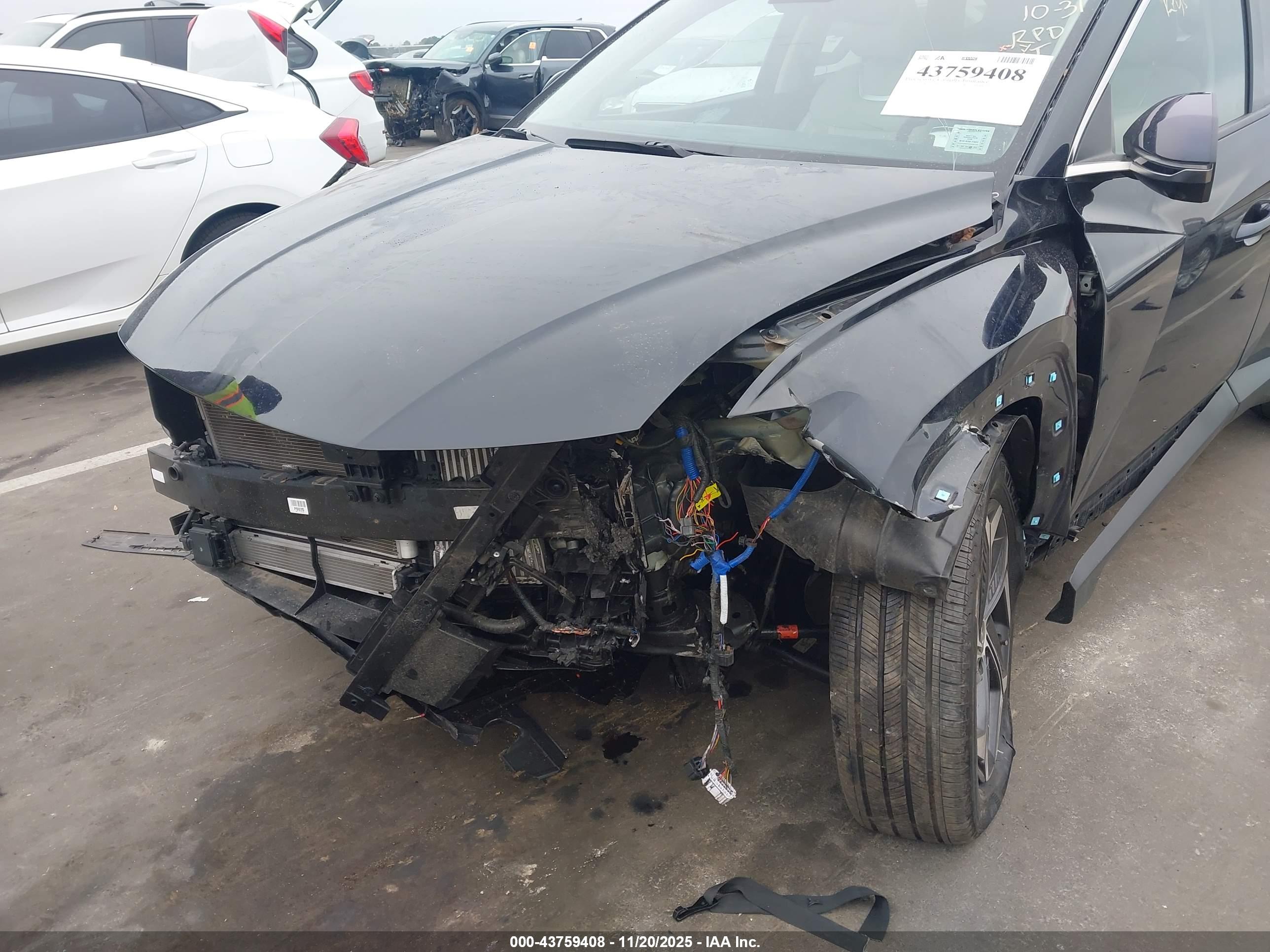 HYUNDAI TUCSON image 6