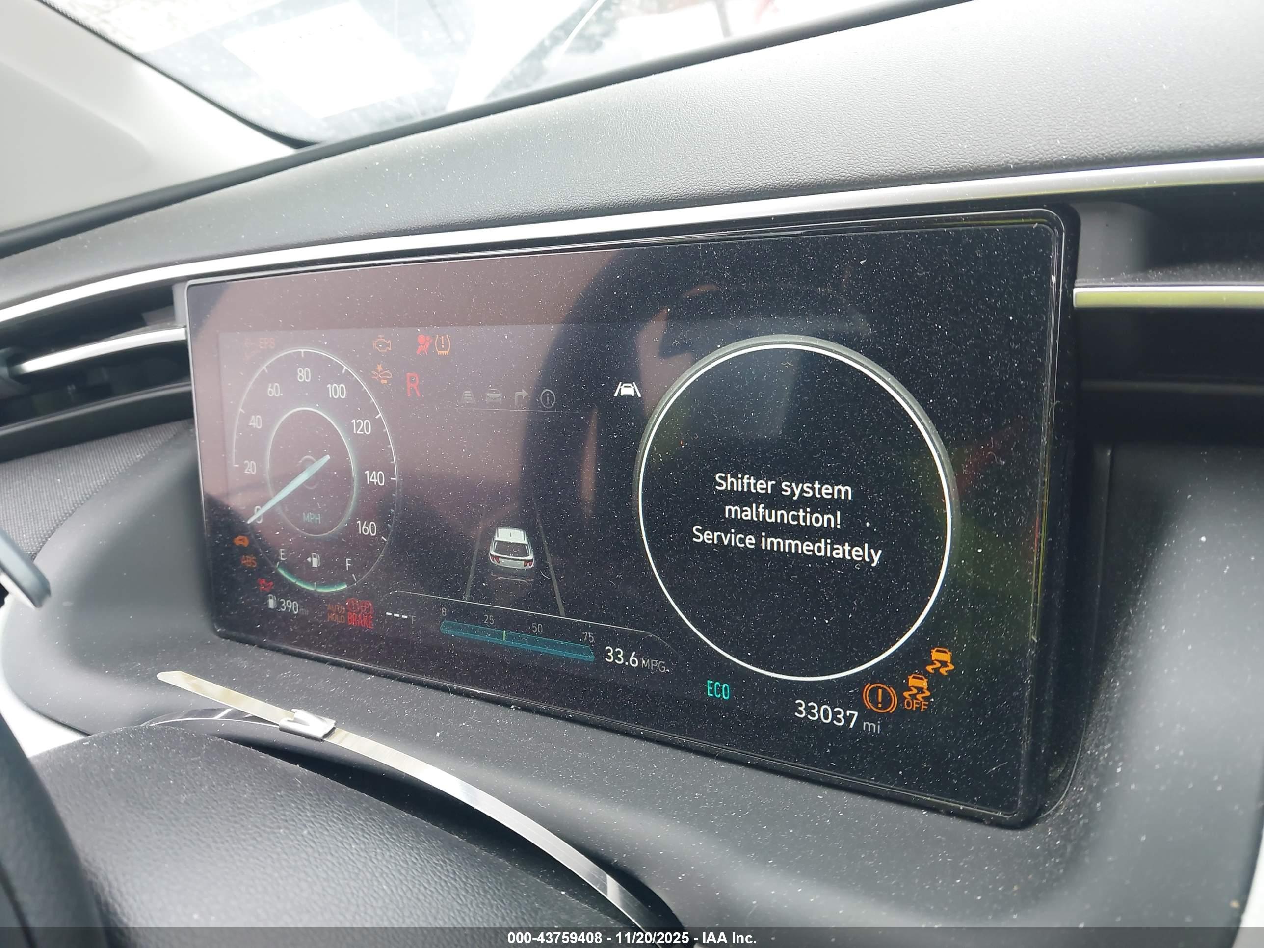 HYUNDAI TUCSON image 7
