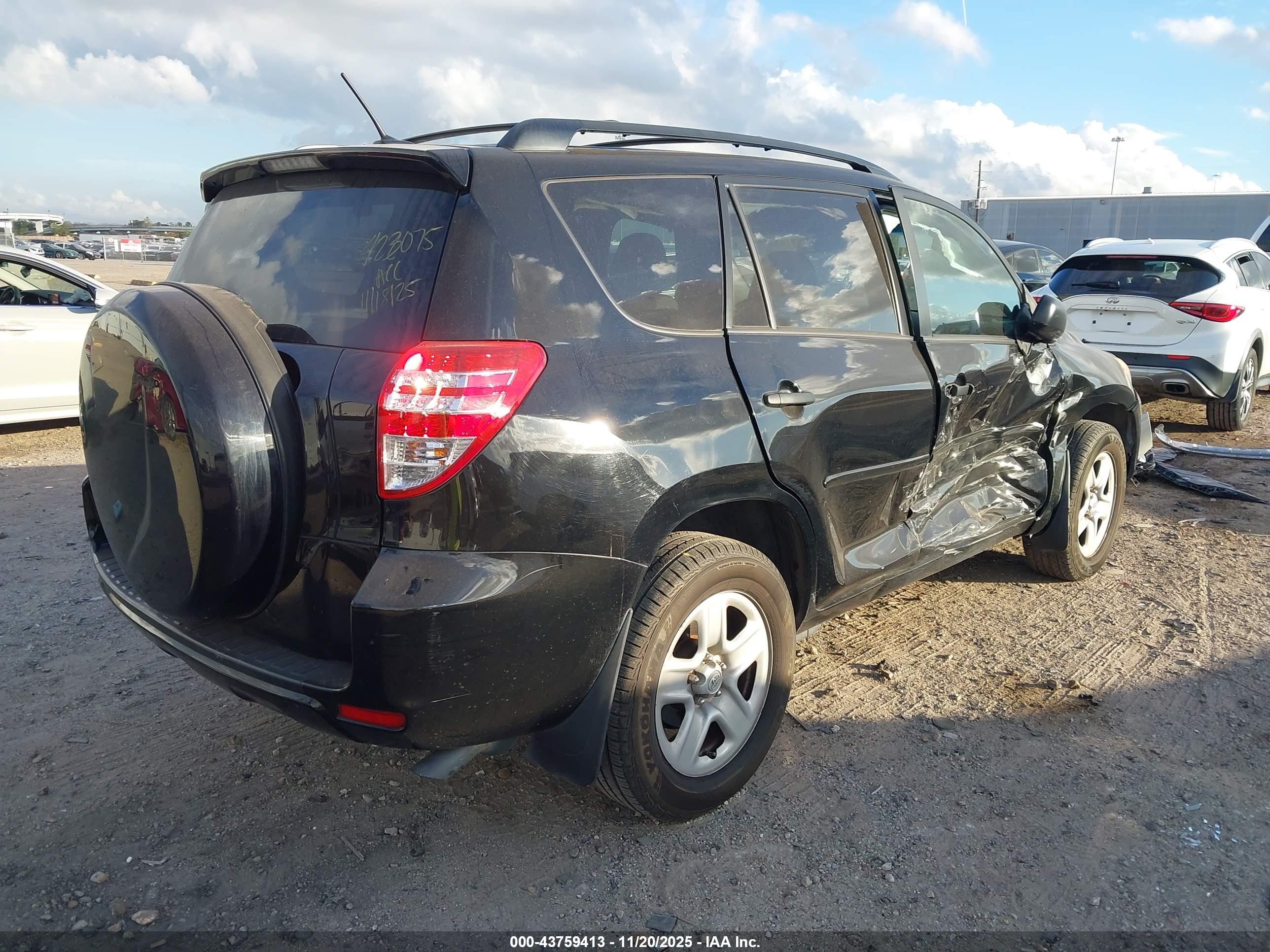 TOYOTA RAV4 image 4