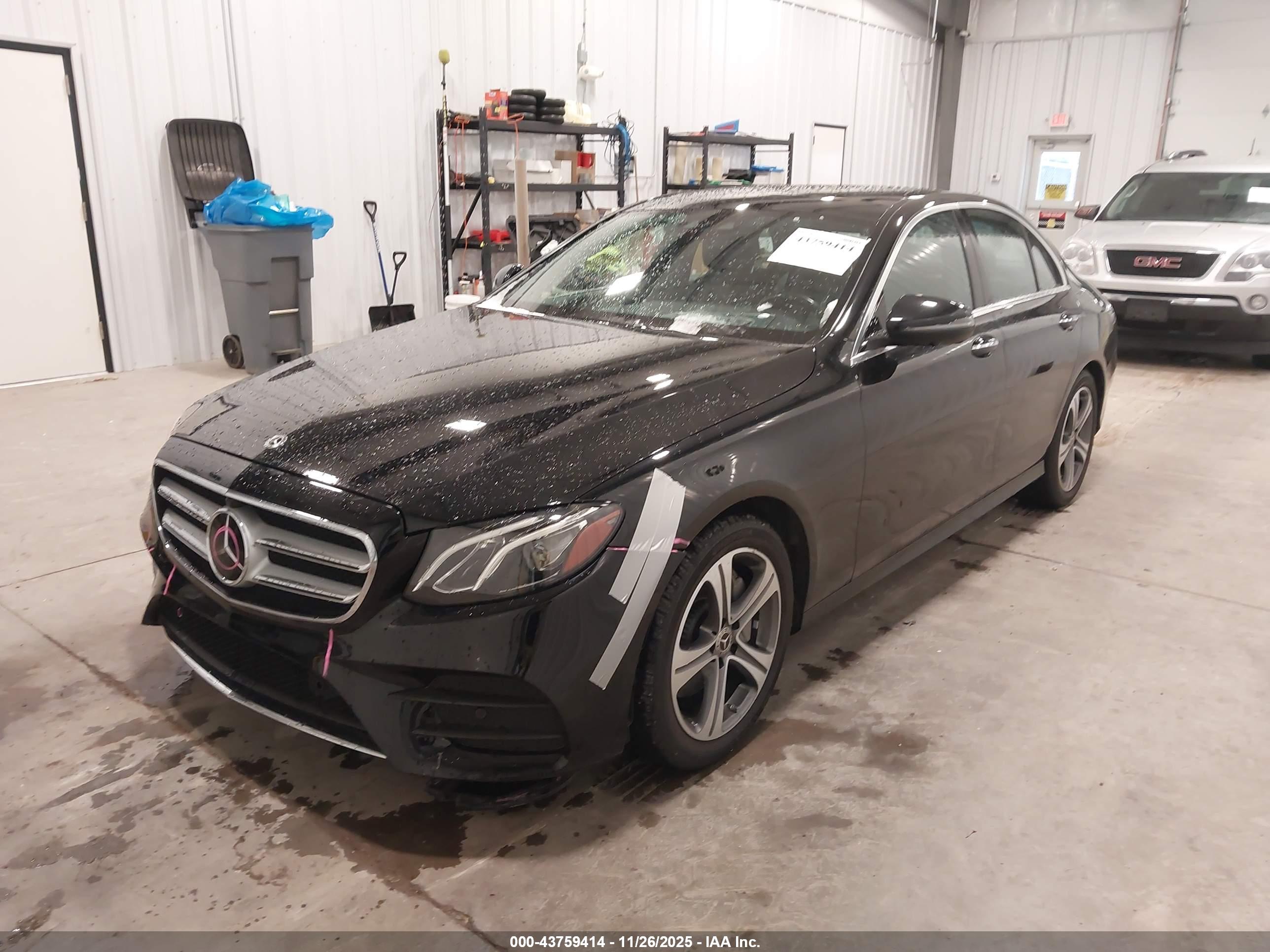 MERCEDES-BENZ E image 2