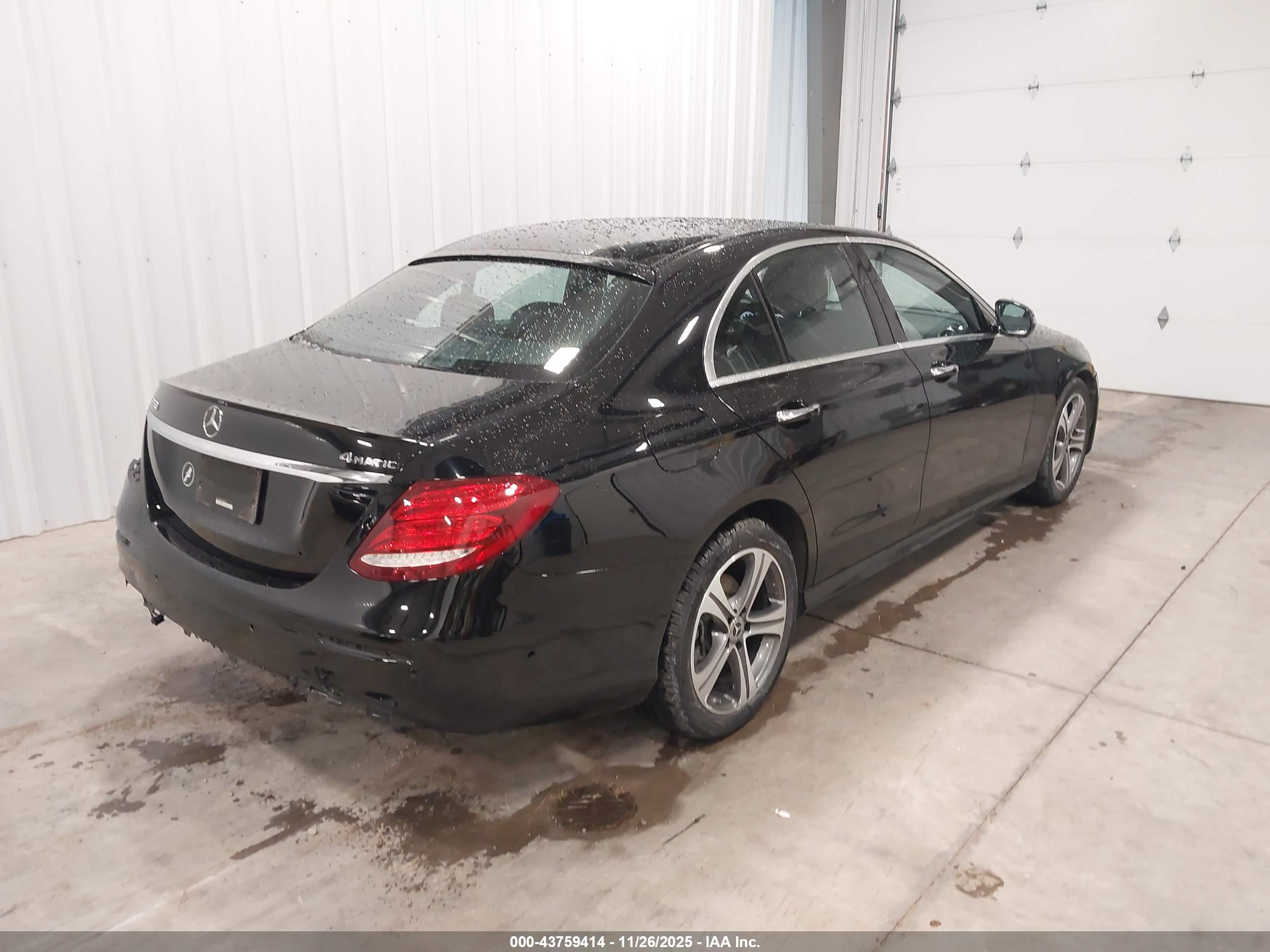 MERCEDES-BENZ E image 4