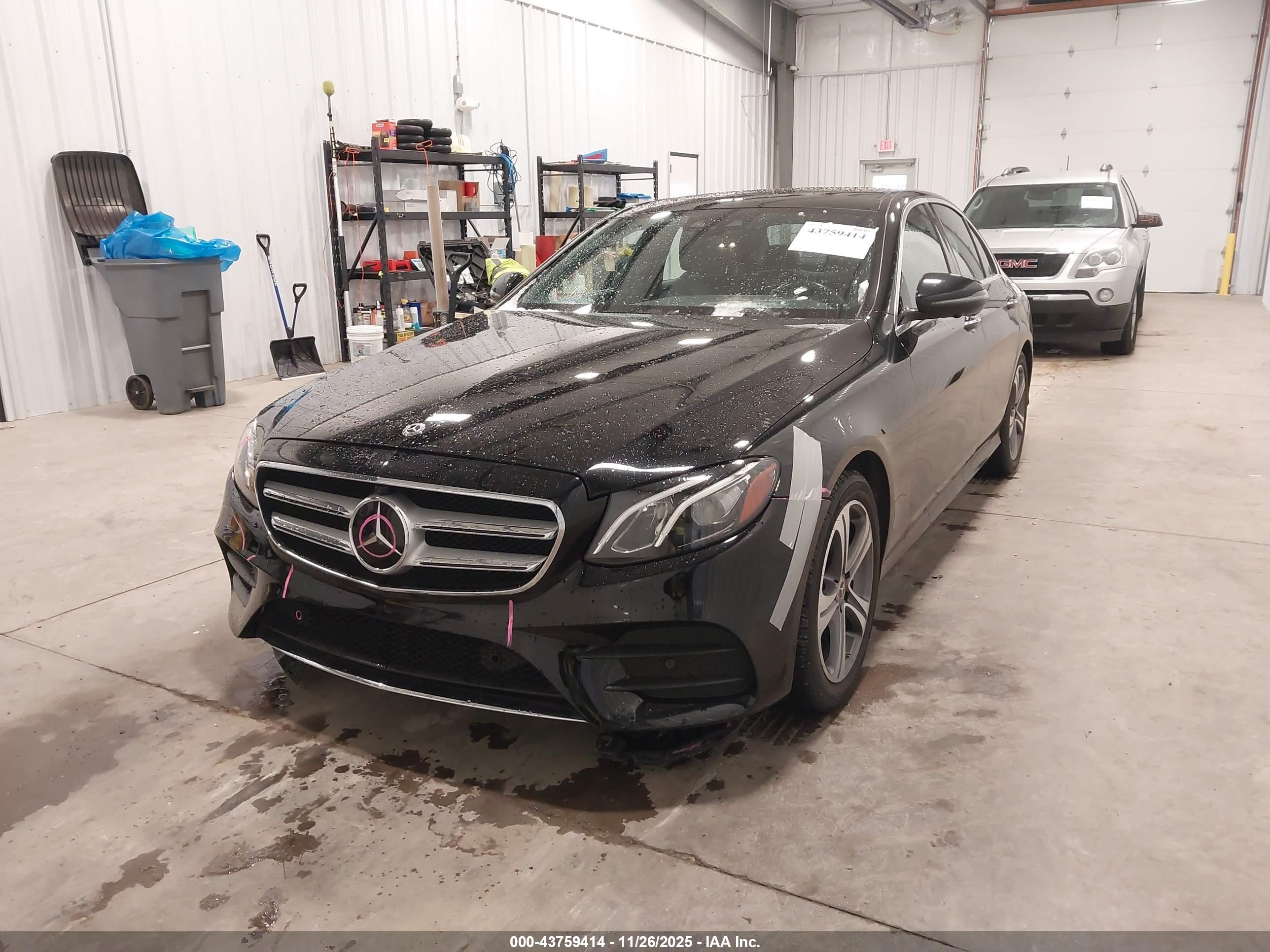 MERCEDES-BENZ E image 6