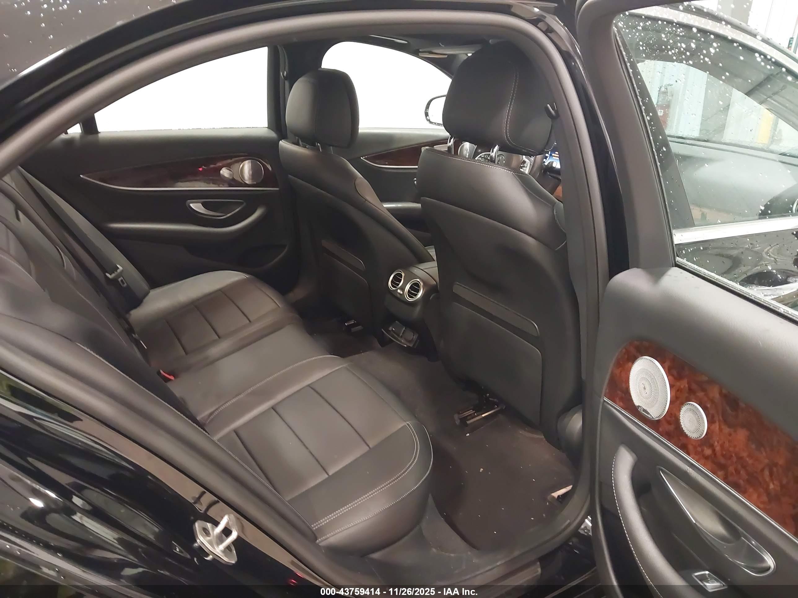 MERCEDES-BENZ E image 8