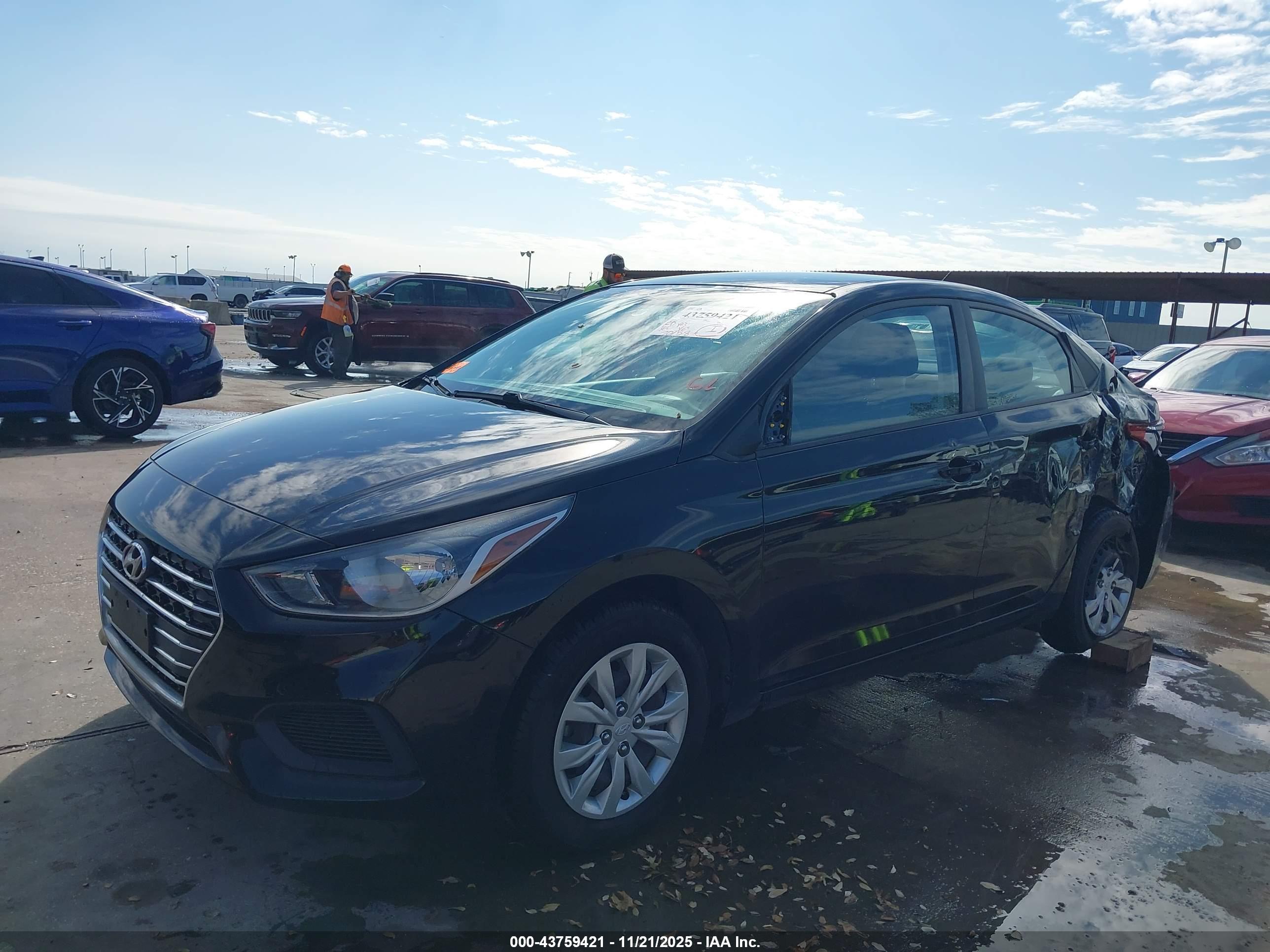 HYUNDAI ACCENT image 2