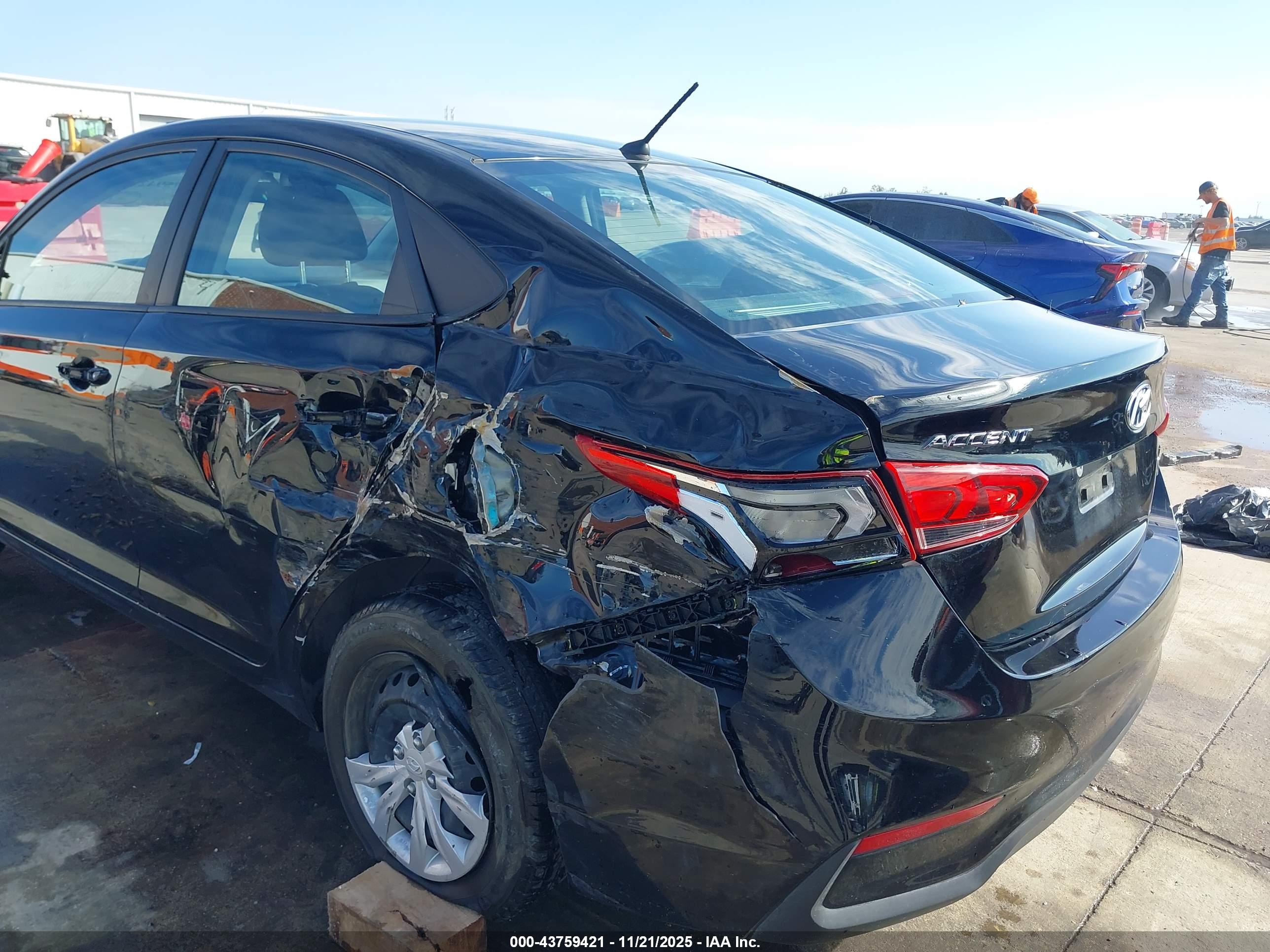 HYUNDAI ACCENT image 6