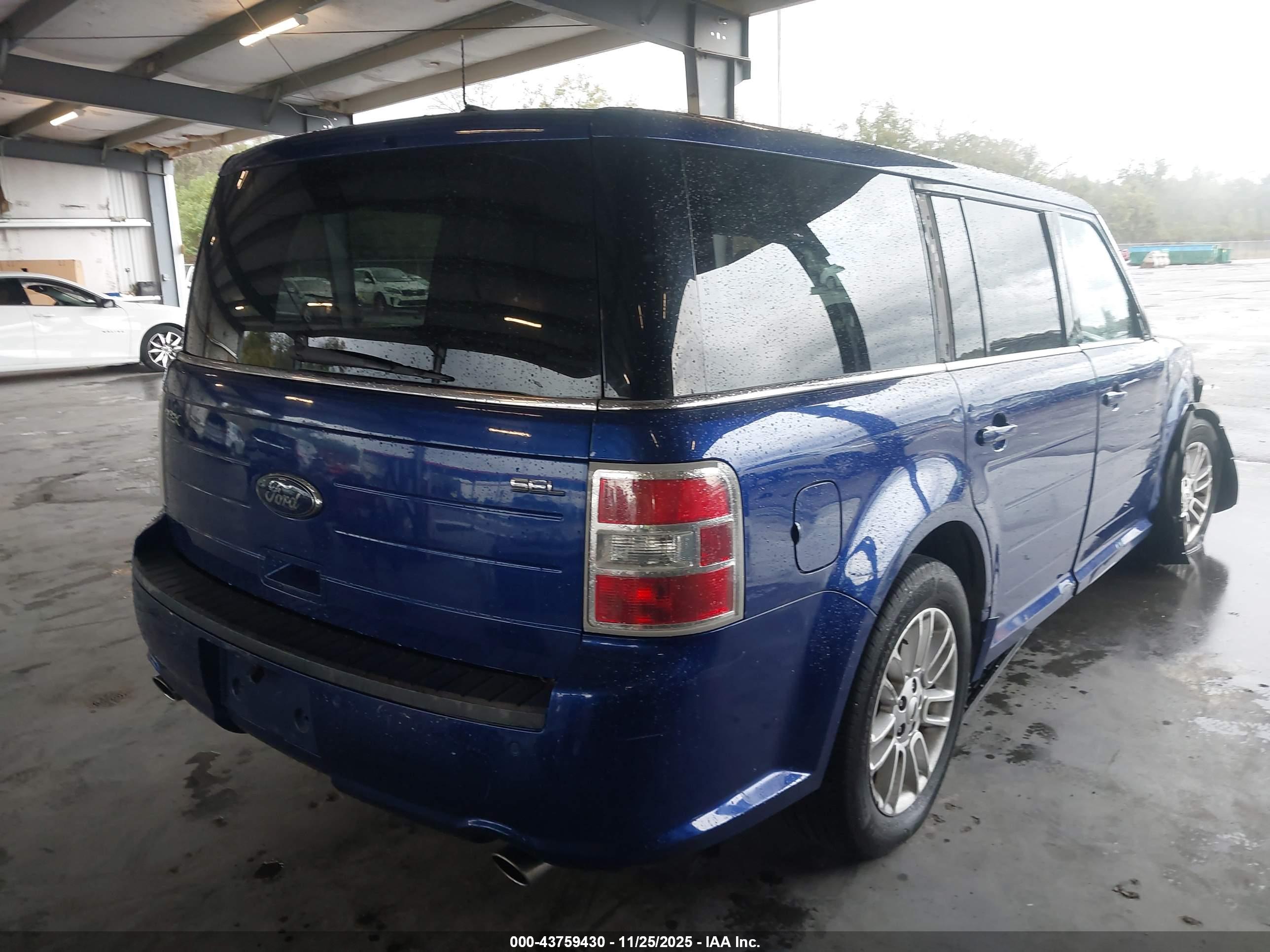 FORD FLEX image 4