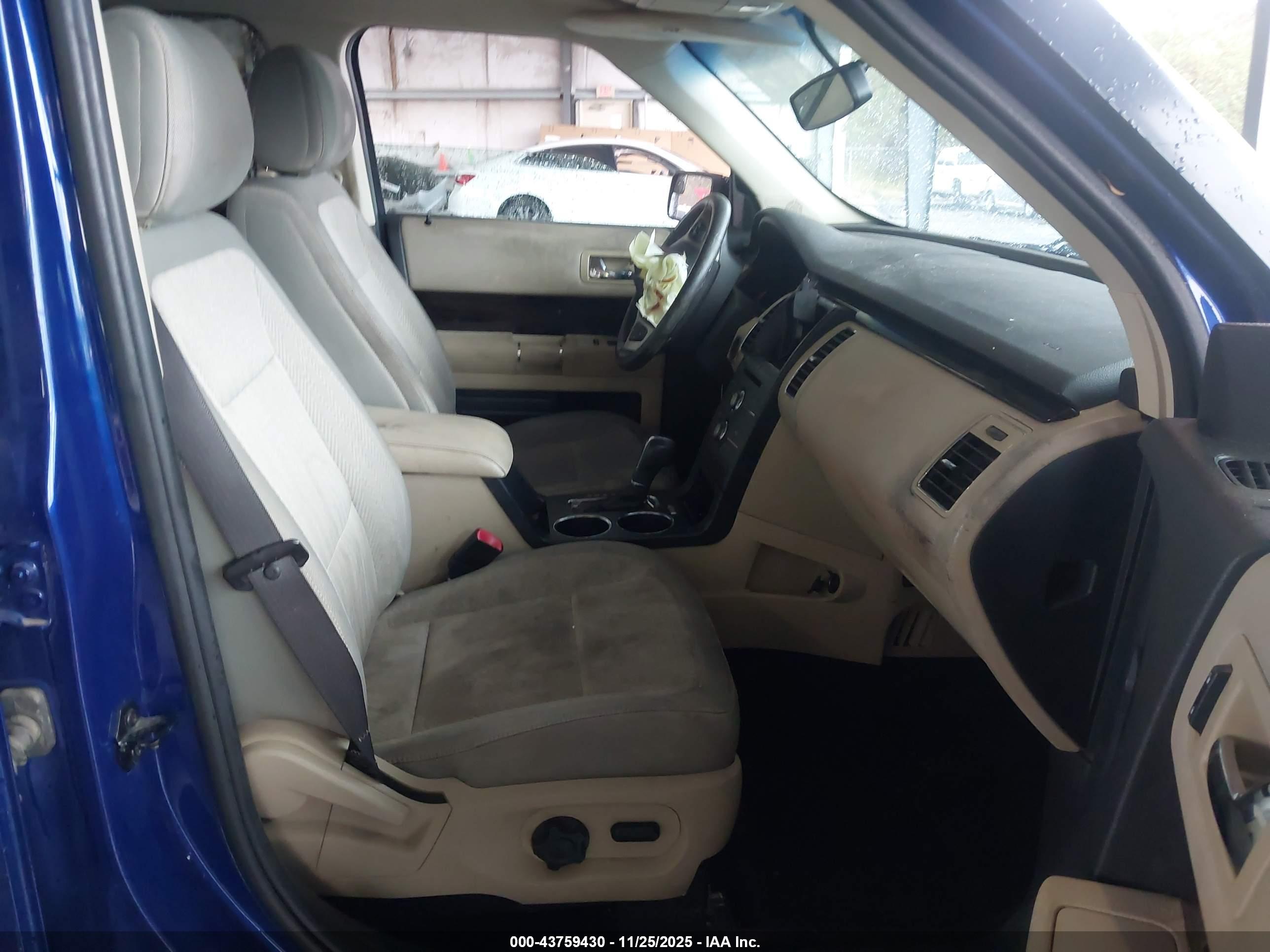 FORD FLEX image 5