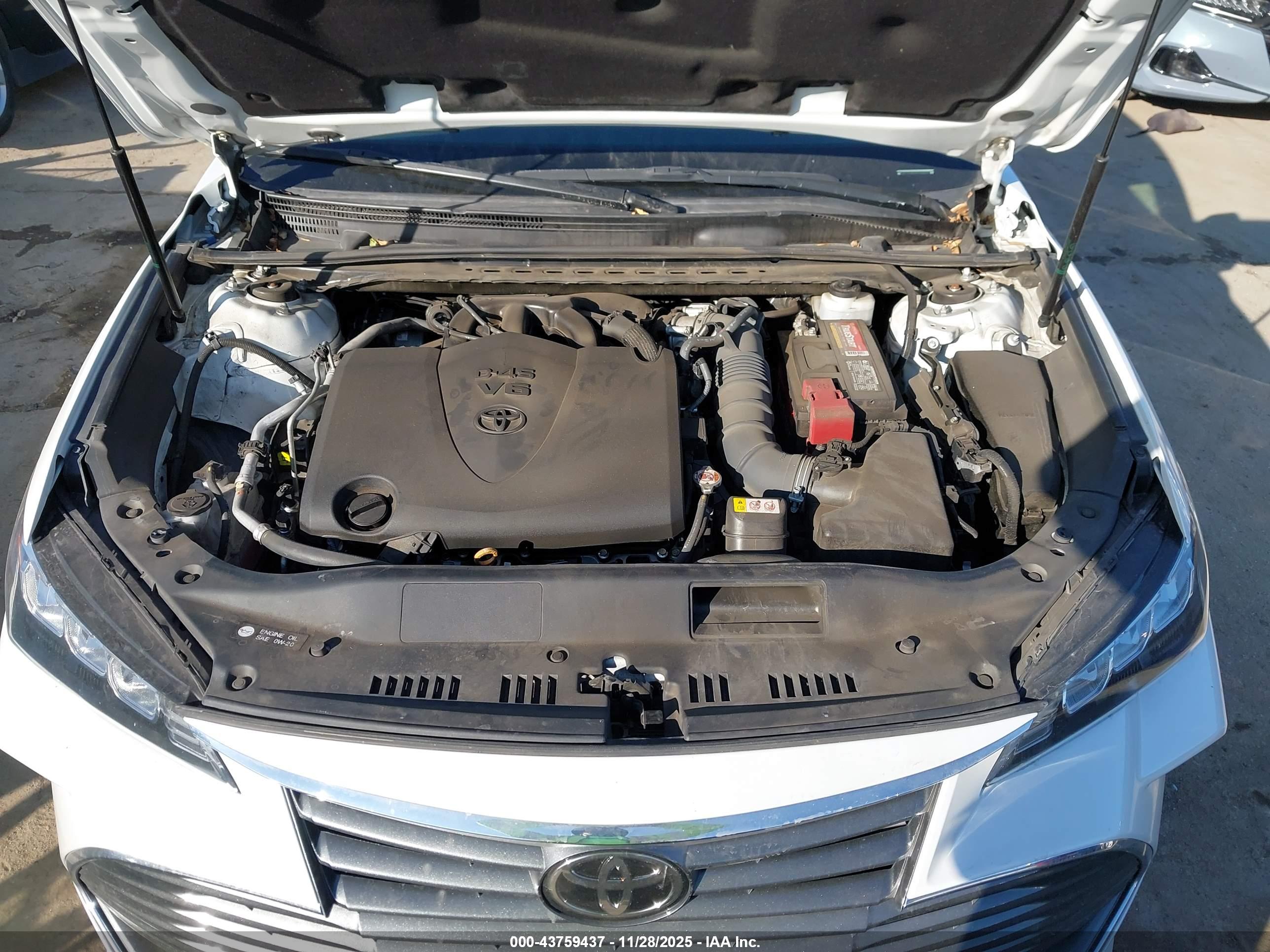 TOYOTA AVALON image 10