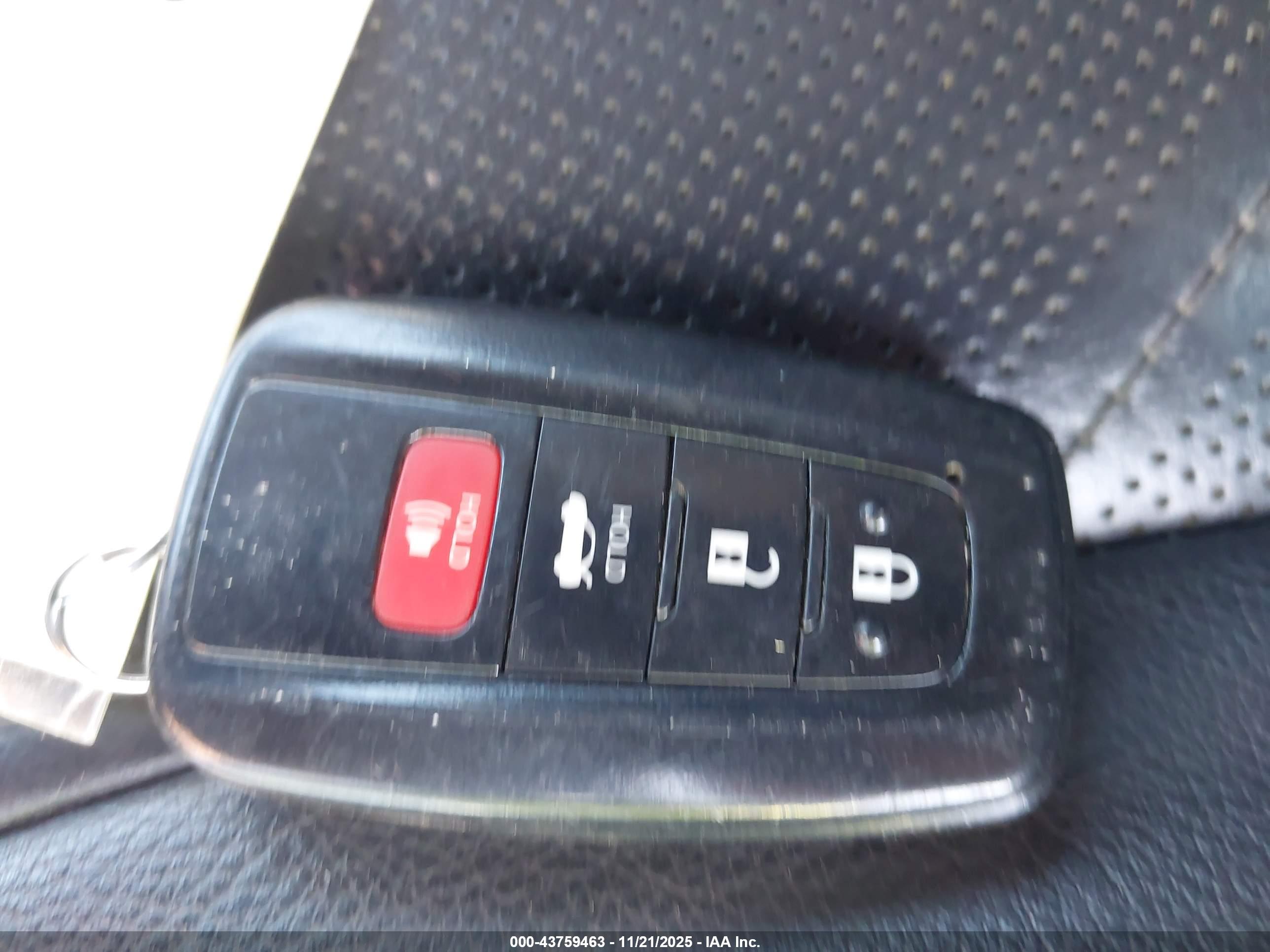 TOYOTA CAMRY image 11