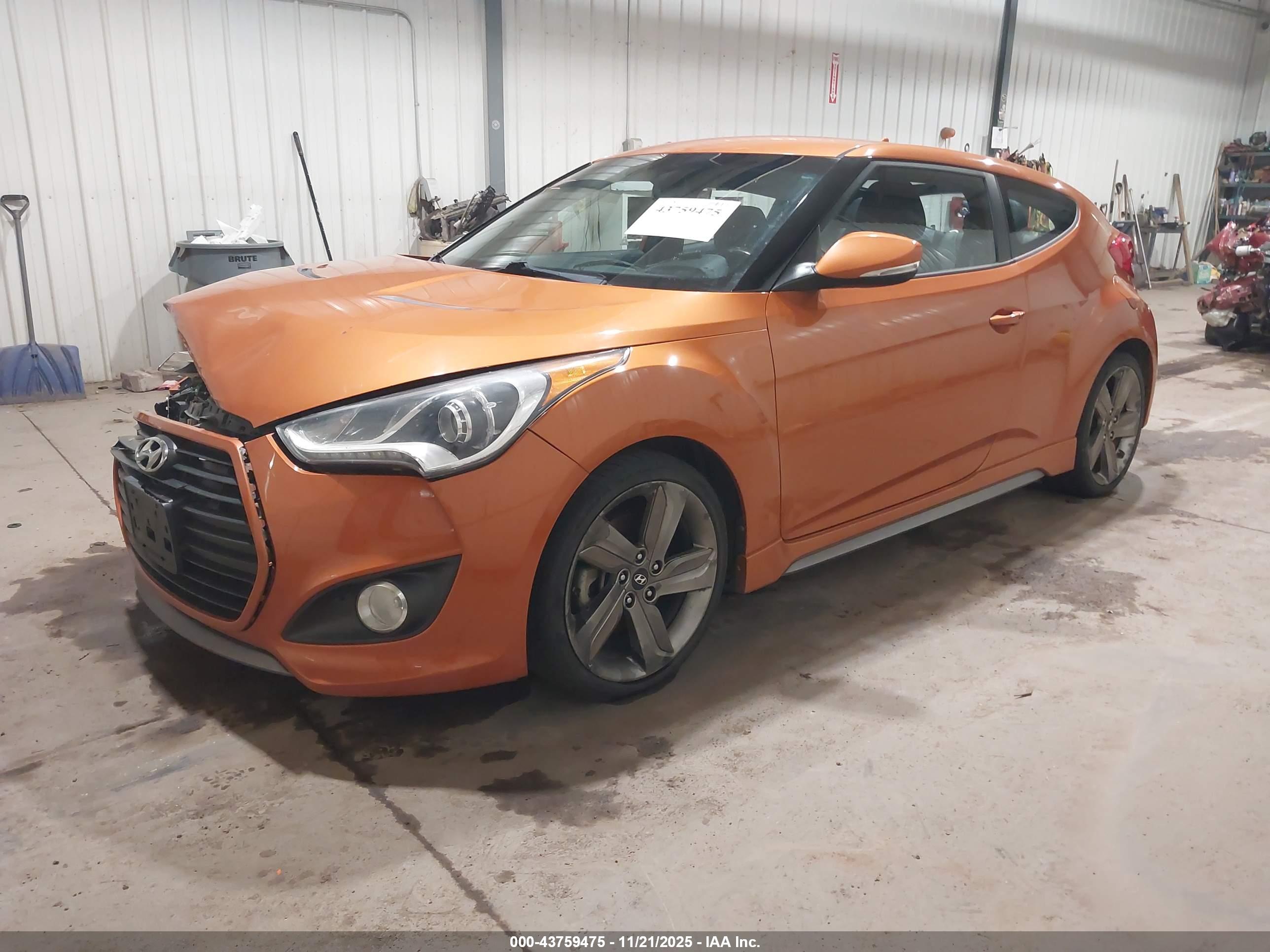 HYUNDAI VELOSTER image 2