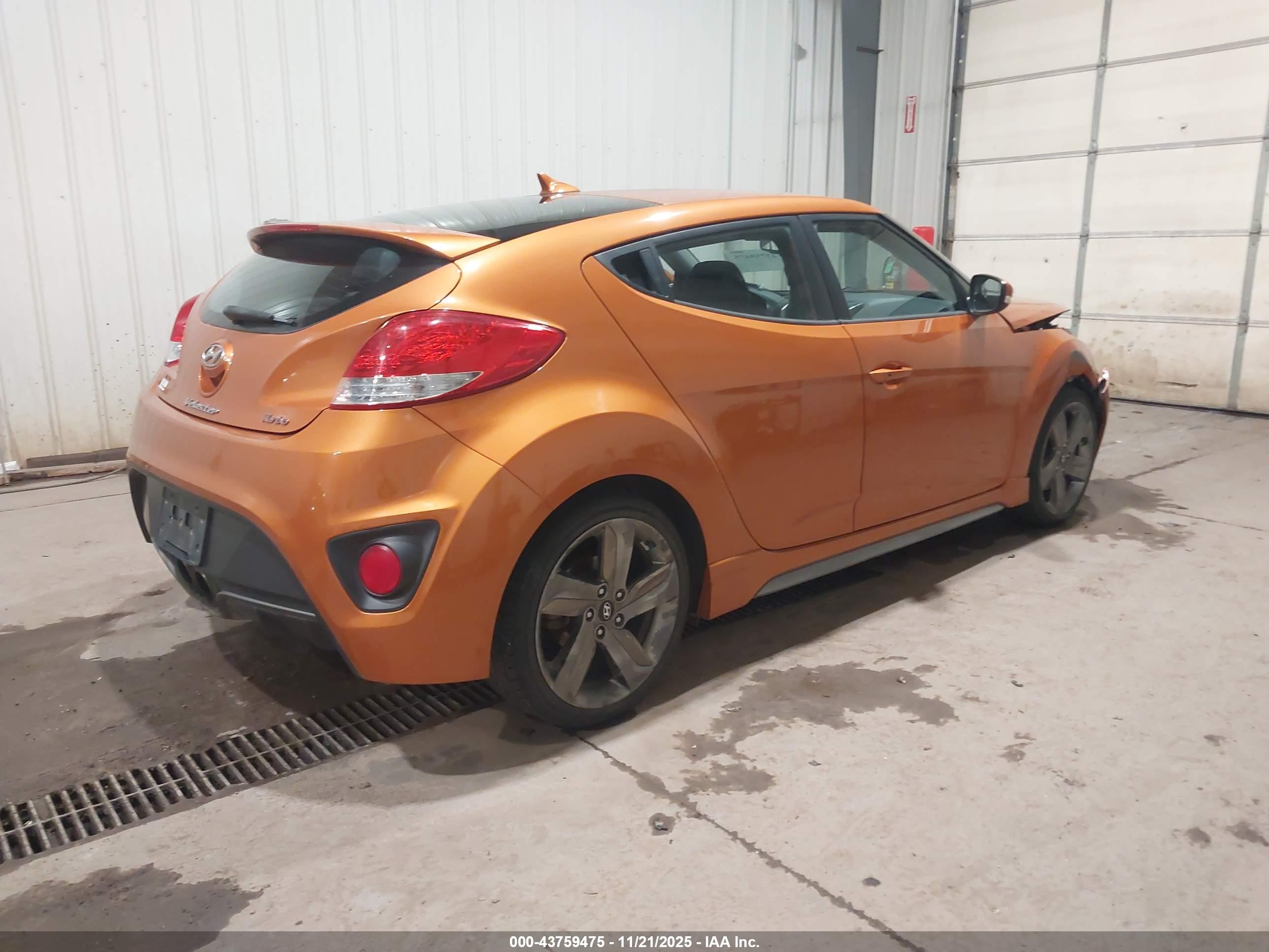 HYUNDAI VELOSTER image 4