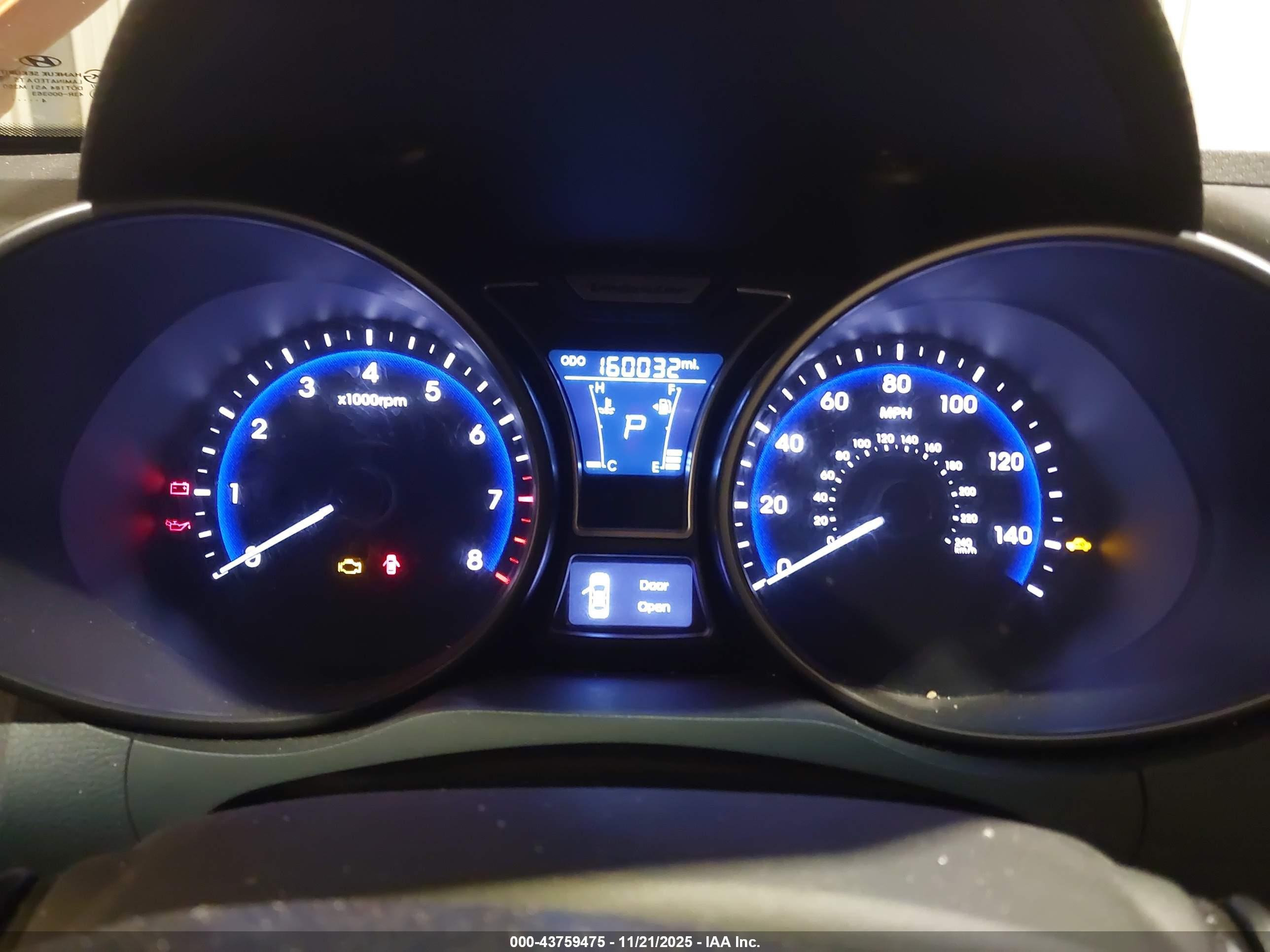HYUNDAI VELOSTER image 7
