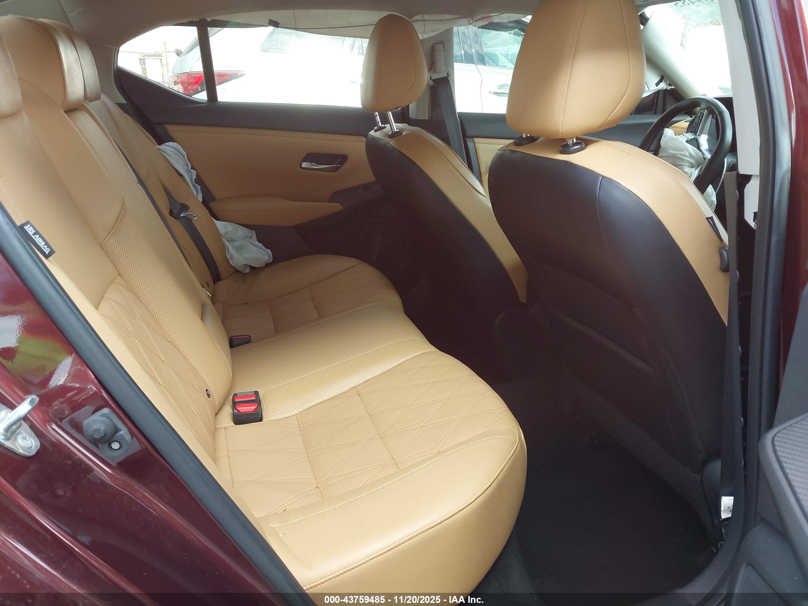 NISSAN SENTRA image 8