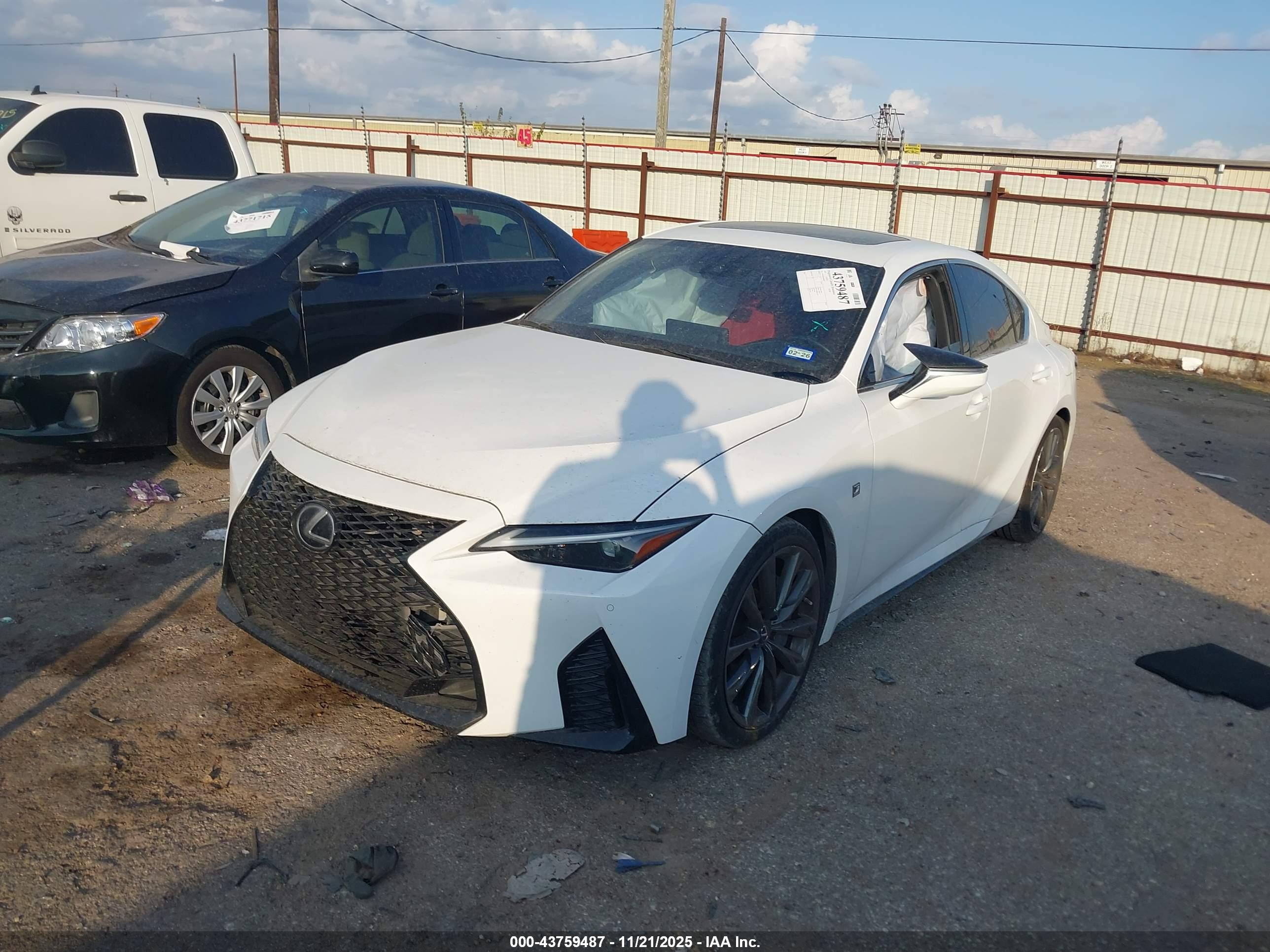 LEXUS IS image 2