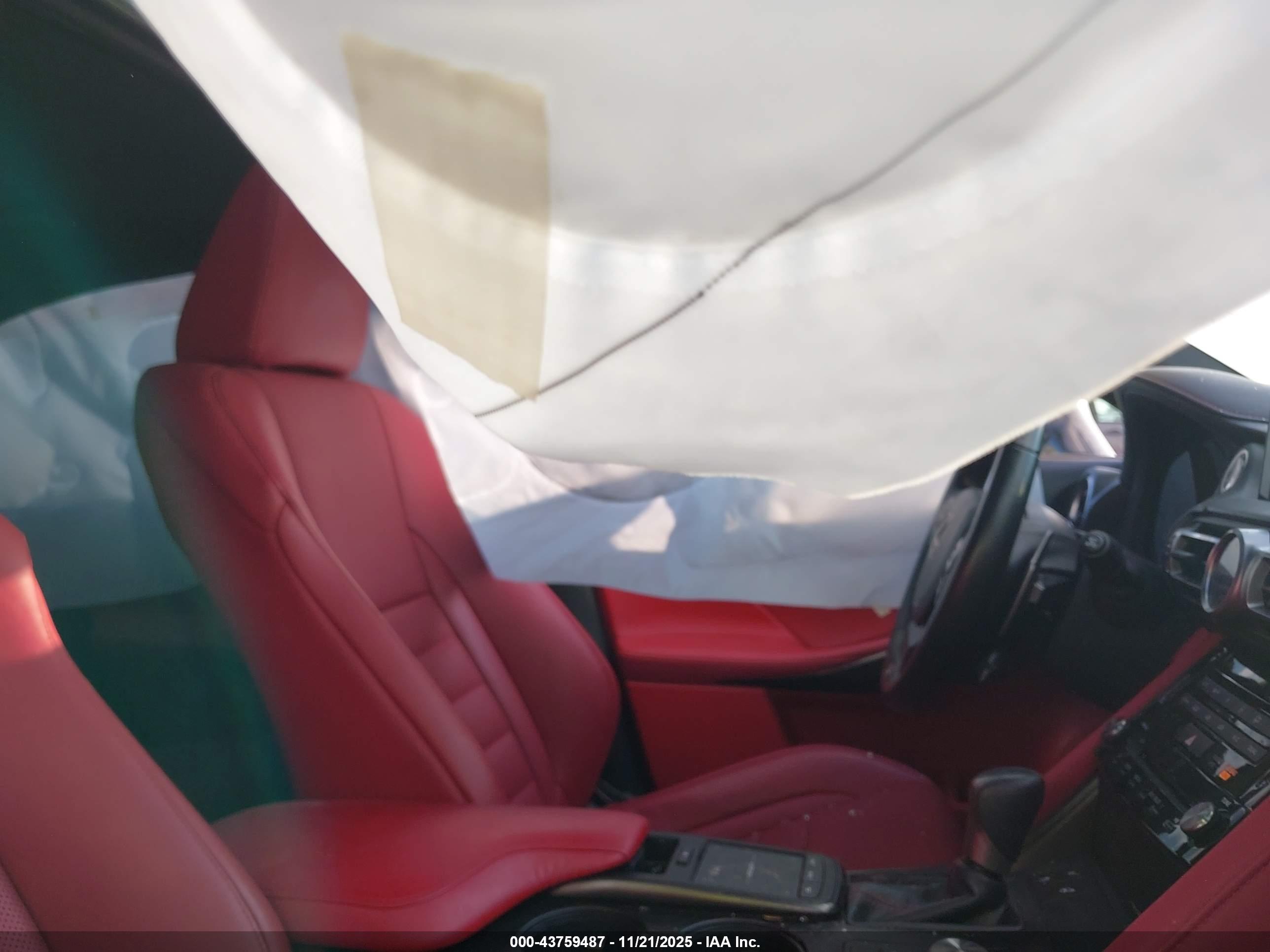 LEXUS IS image 5