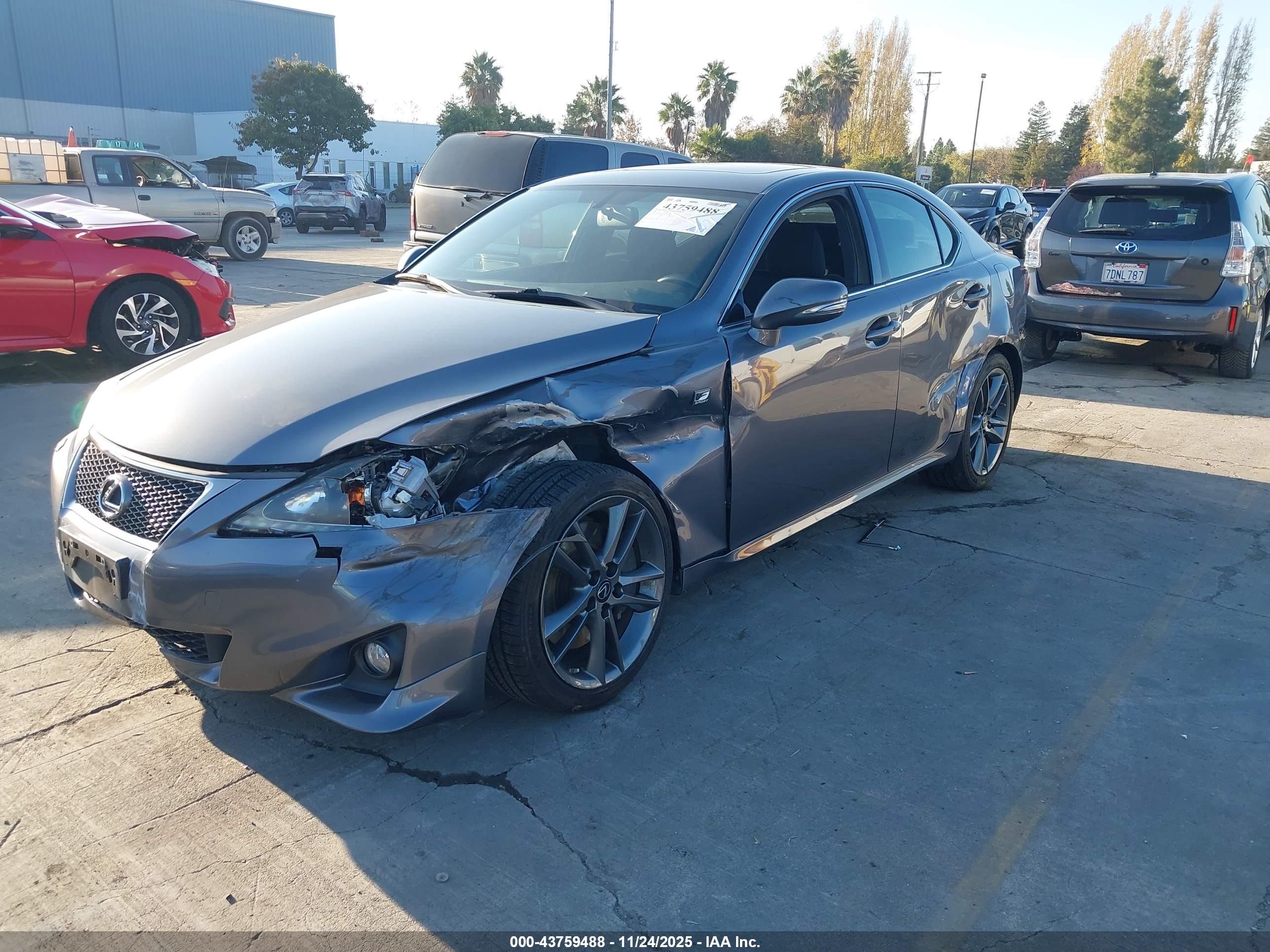 LEXUS IS image 2