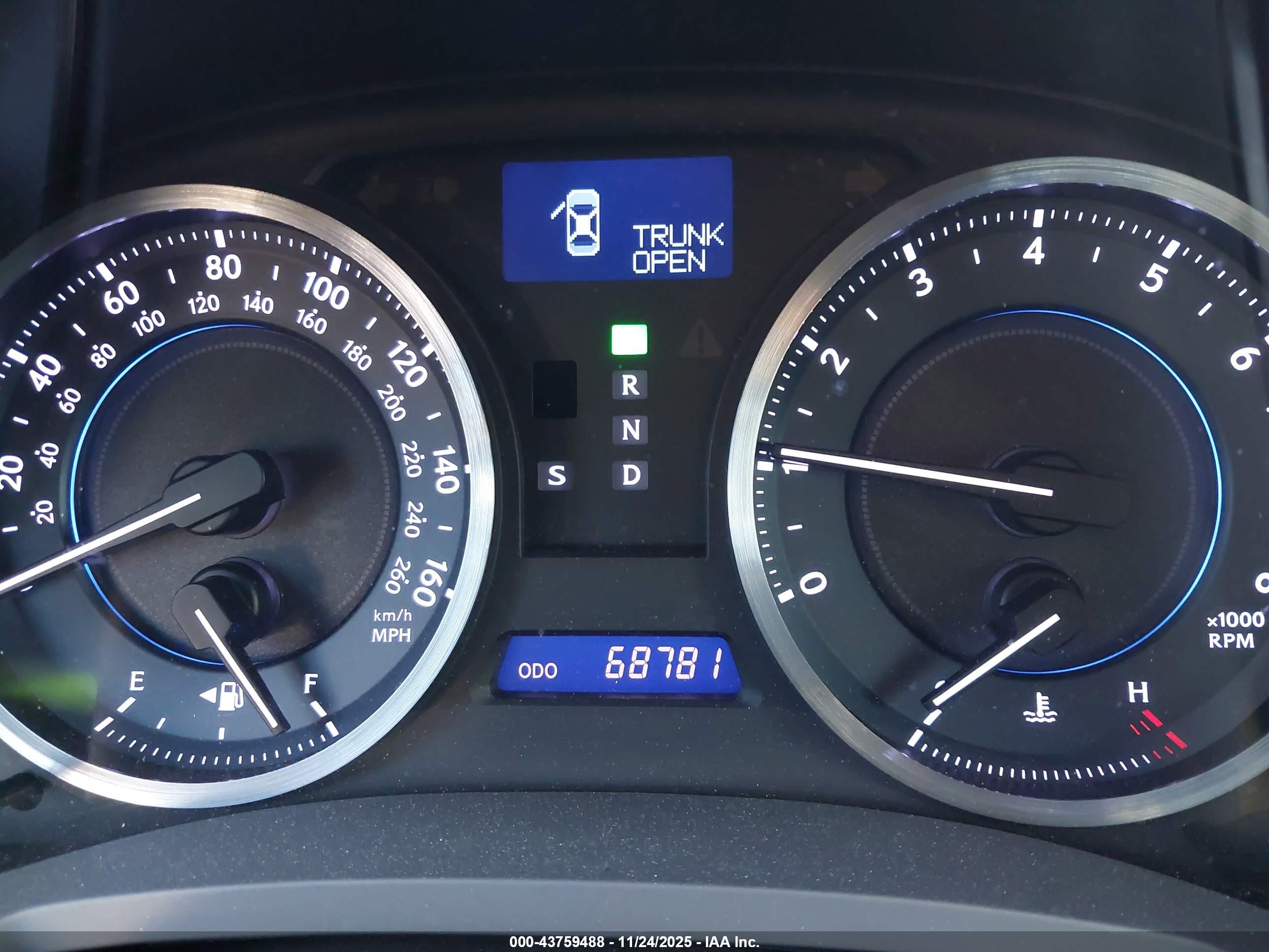 LEXUS IS image 7