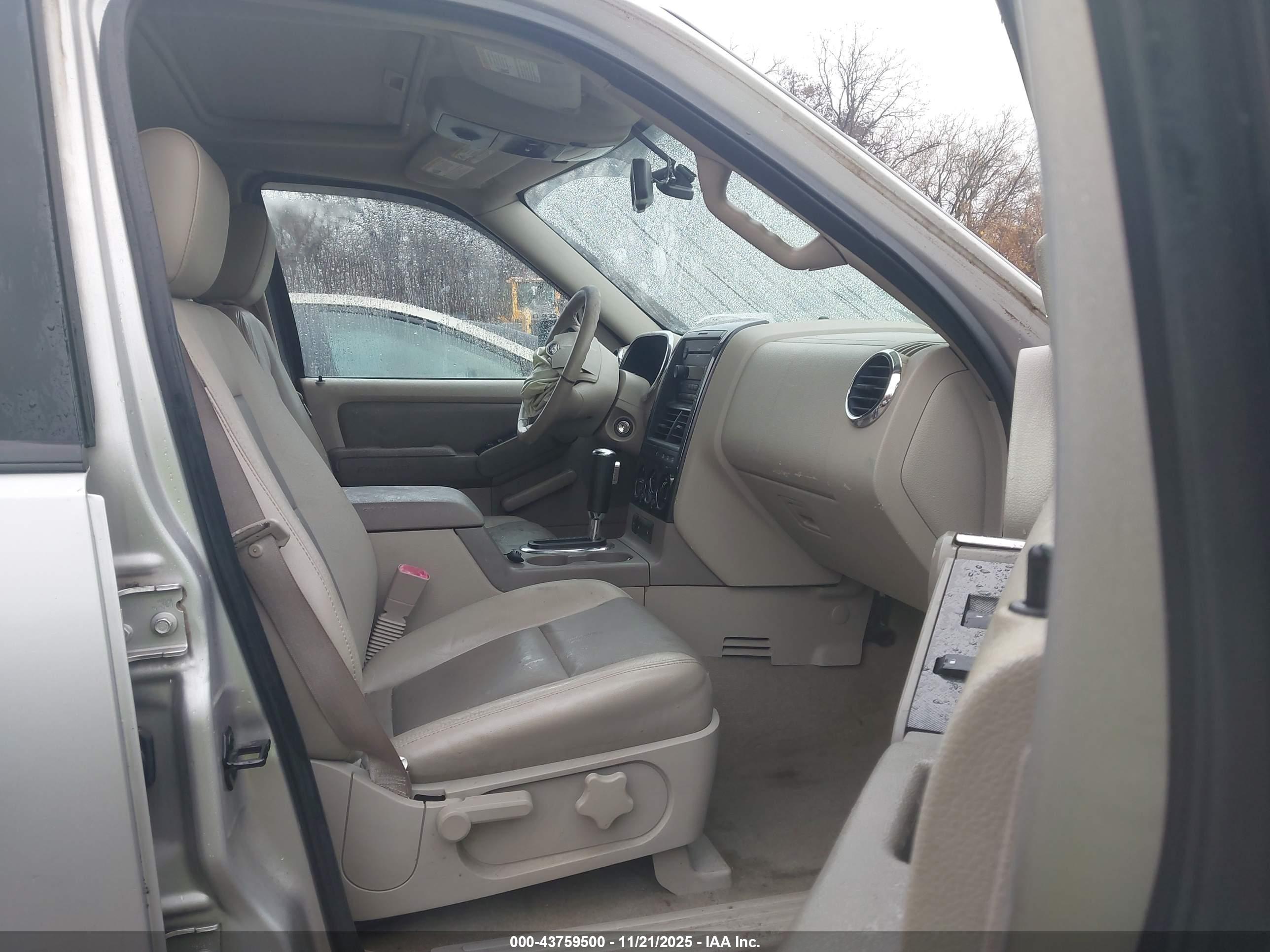 FORD EXPLORER image 5