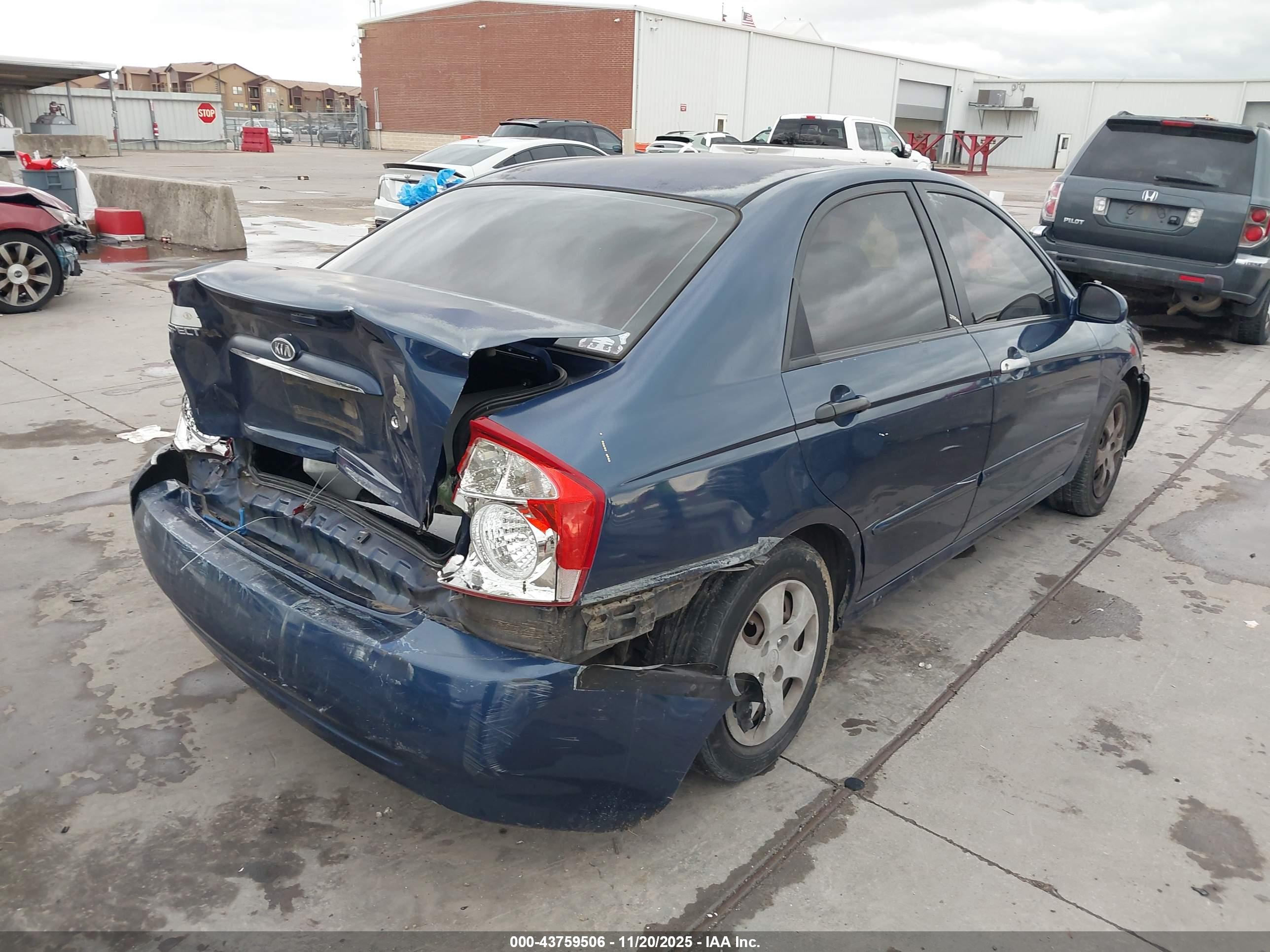 KIA SPECTRA image 4