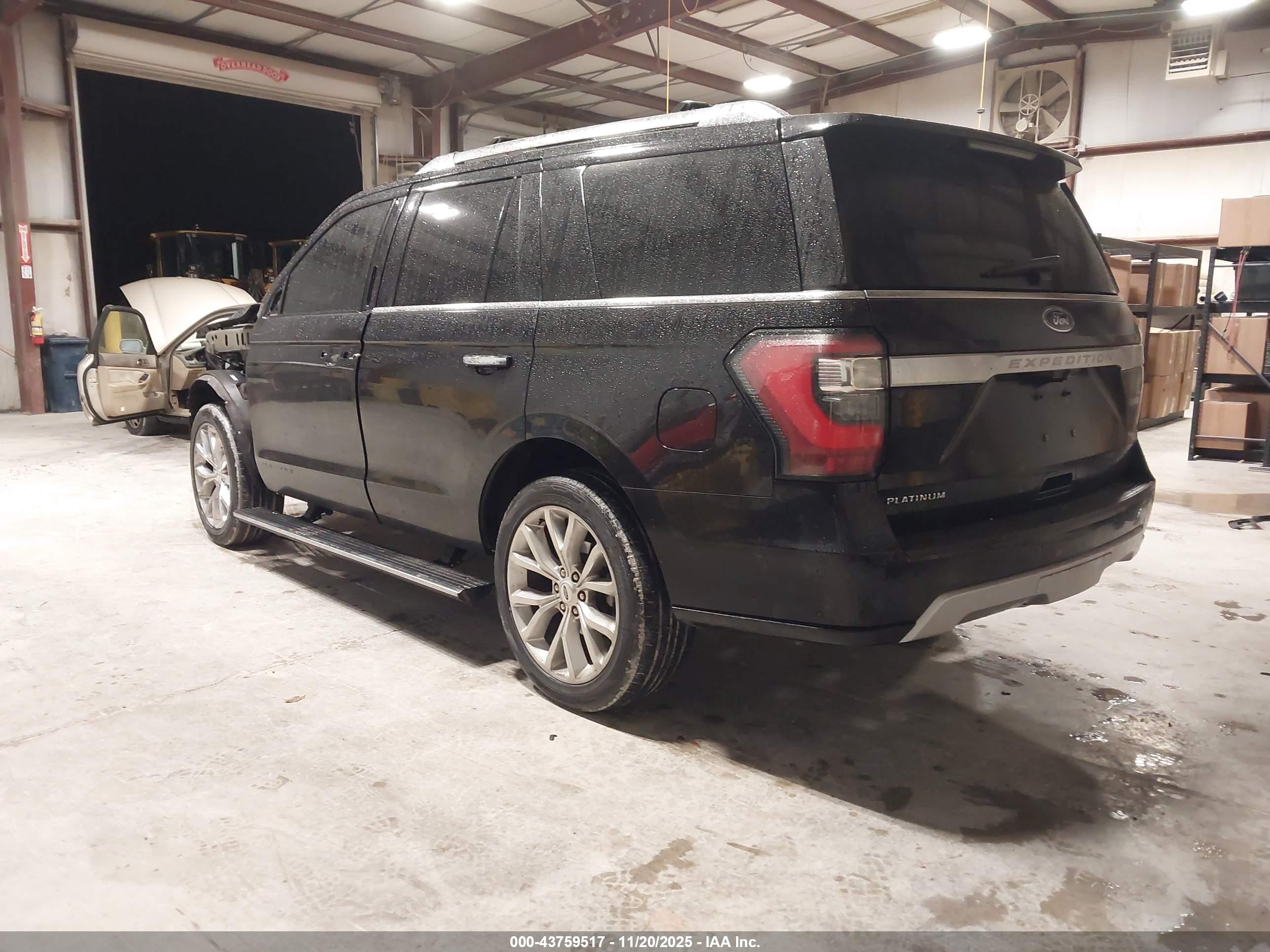 FORD EXPEDITION image 3