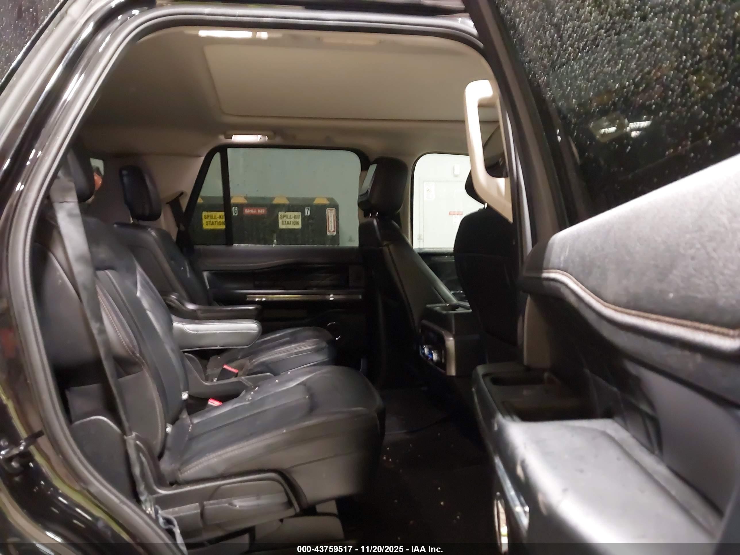 FORD EXPEDITION image 8