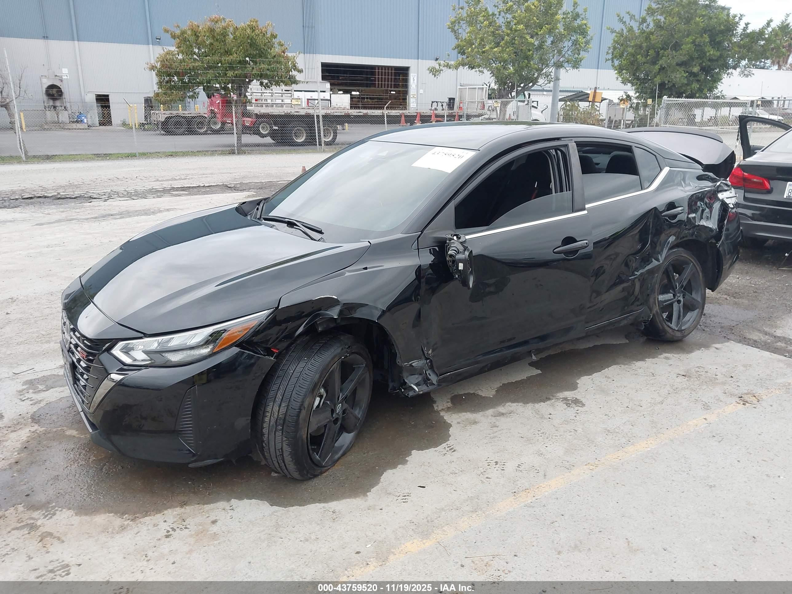 NISSAN SENTRA image 2
