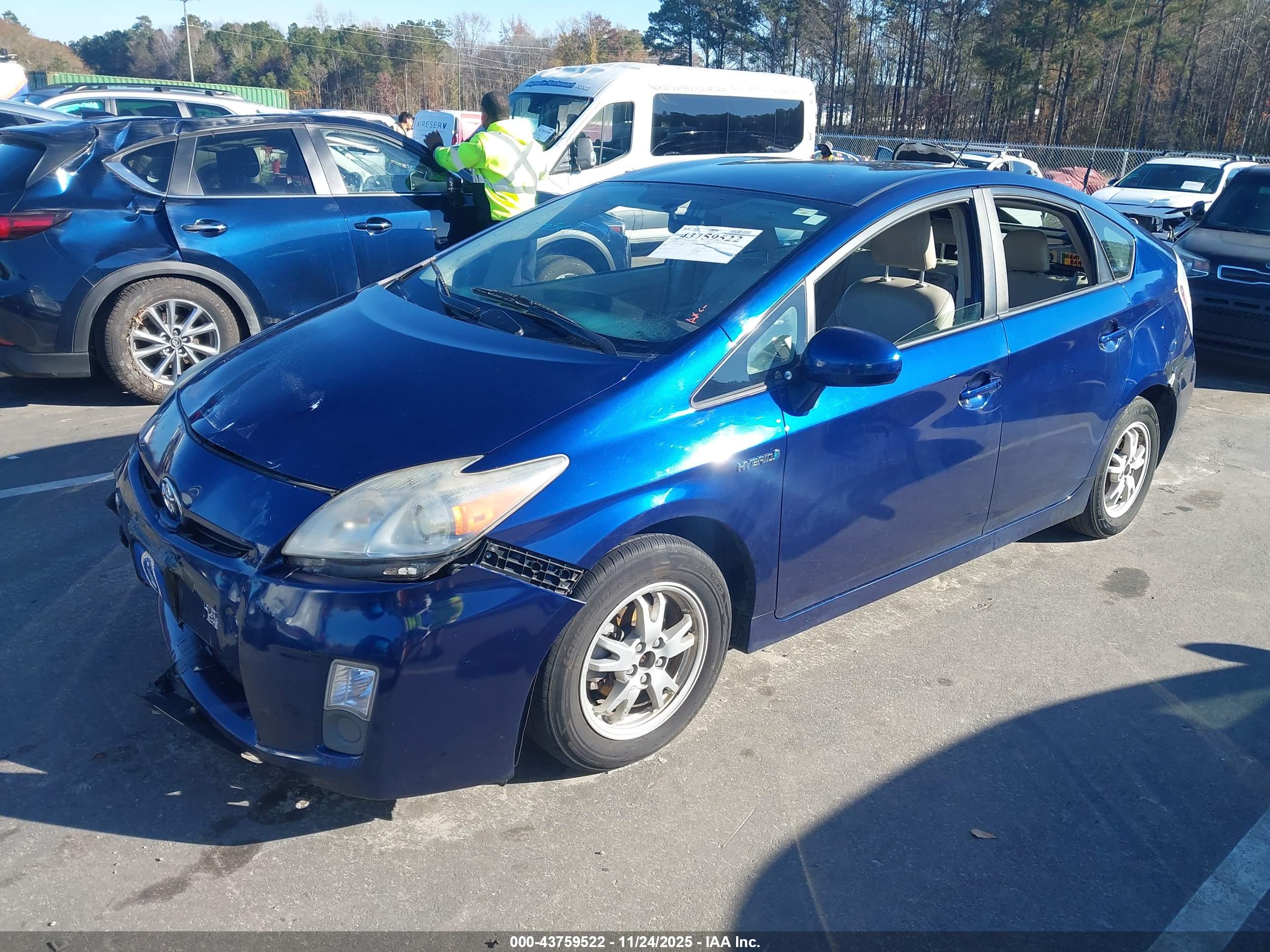TOYOTA PRIUS image 2
