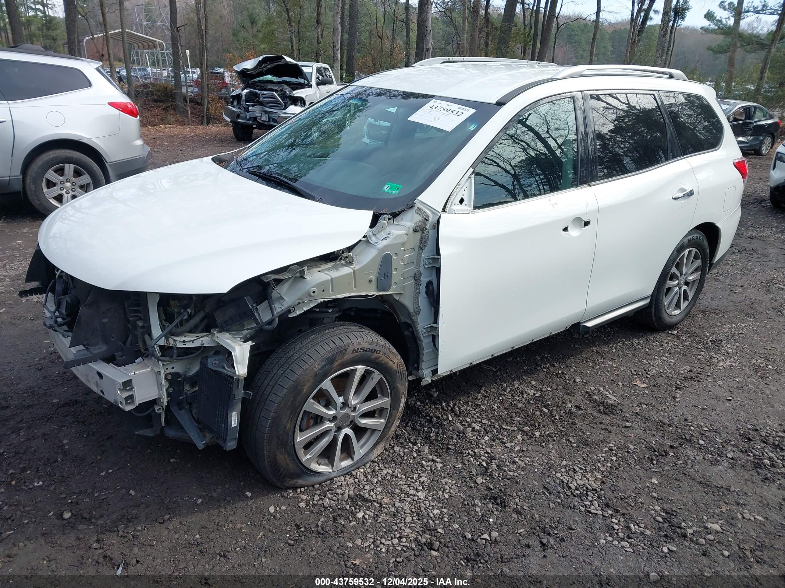 NISSAN PATHFINDER image 2