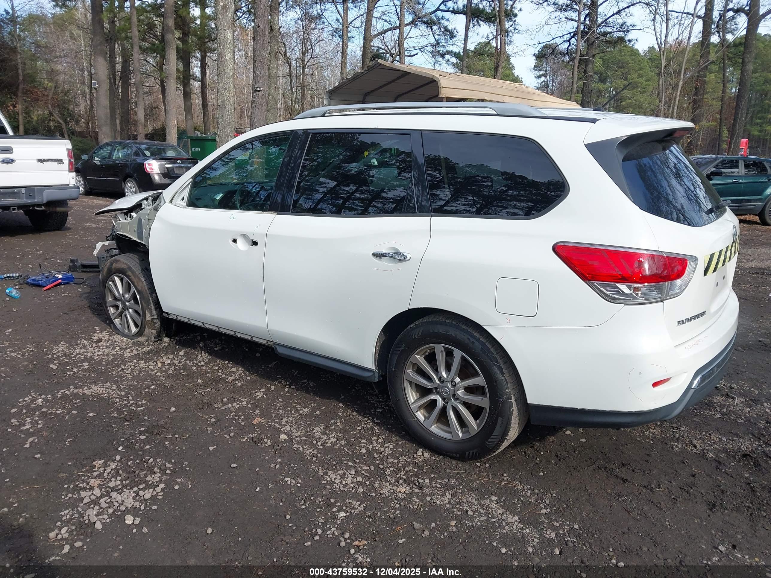 NISSAN PATHFINDER image 3