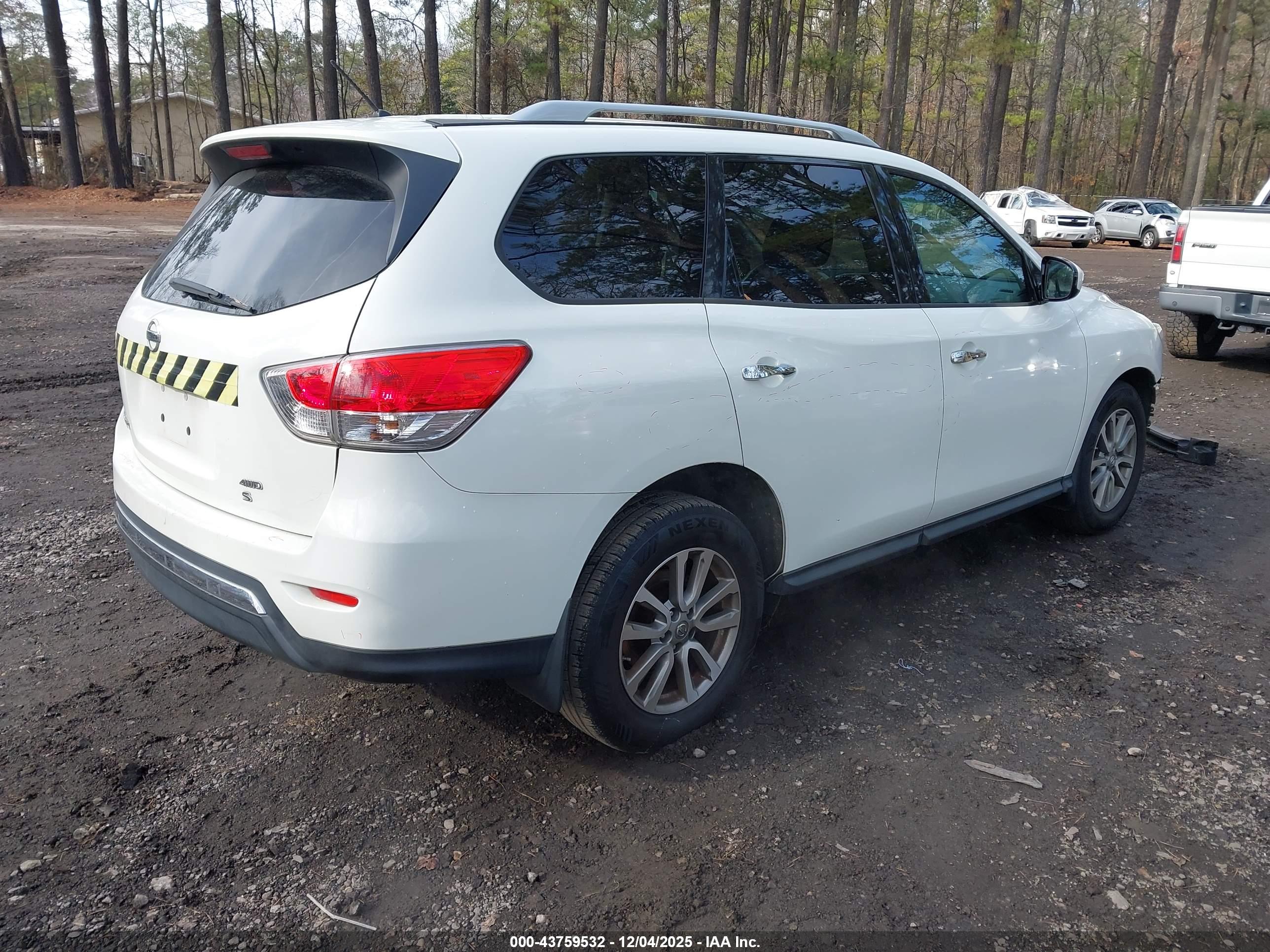 NISSAN PATHFINDER image 4