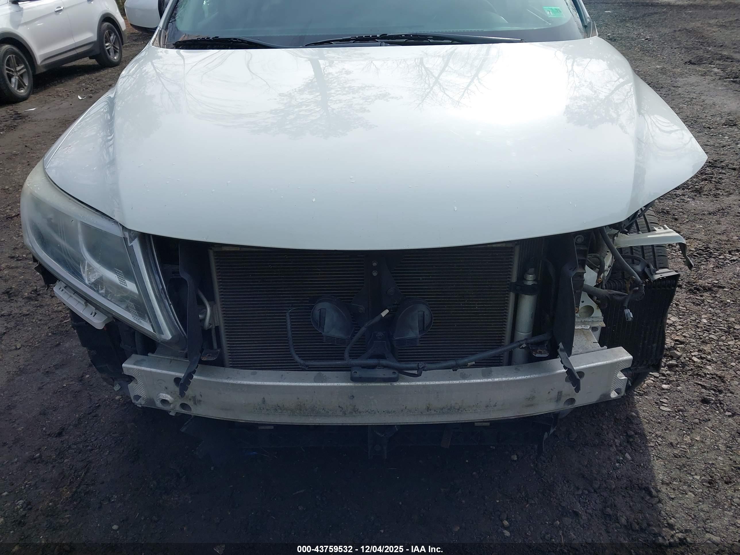 NISSAN PATHFINDER image 6