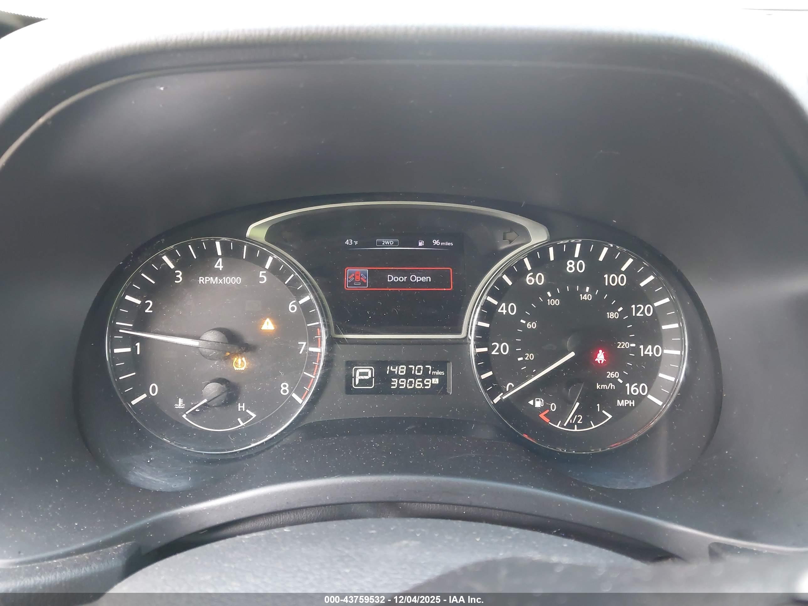 NISSAN PATHFINDER image 7