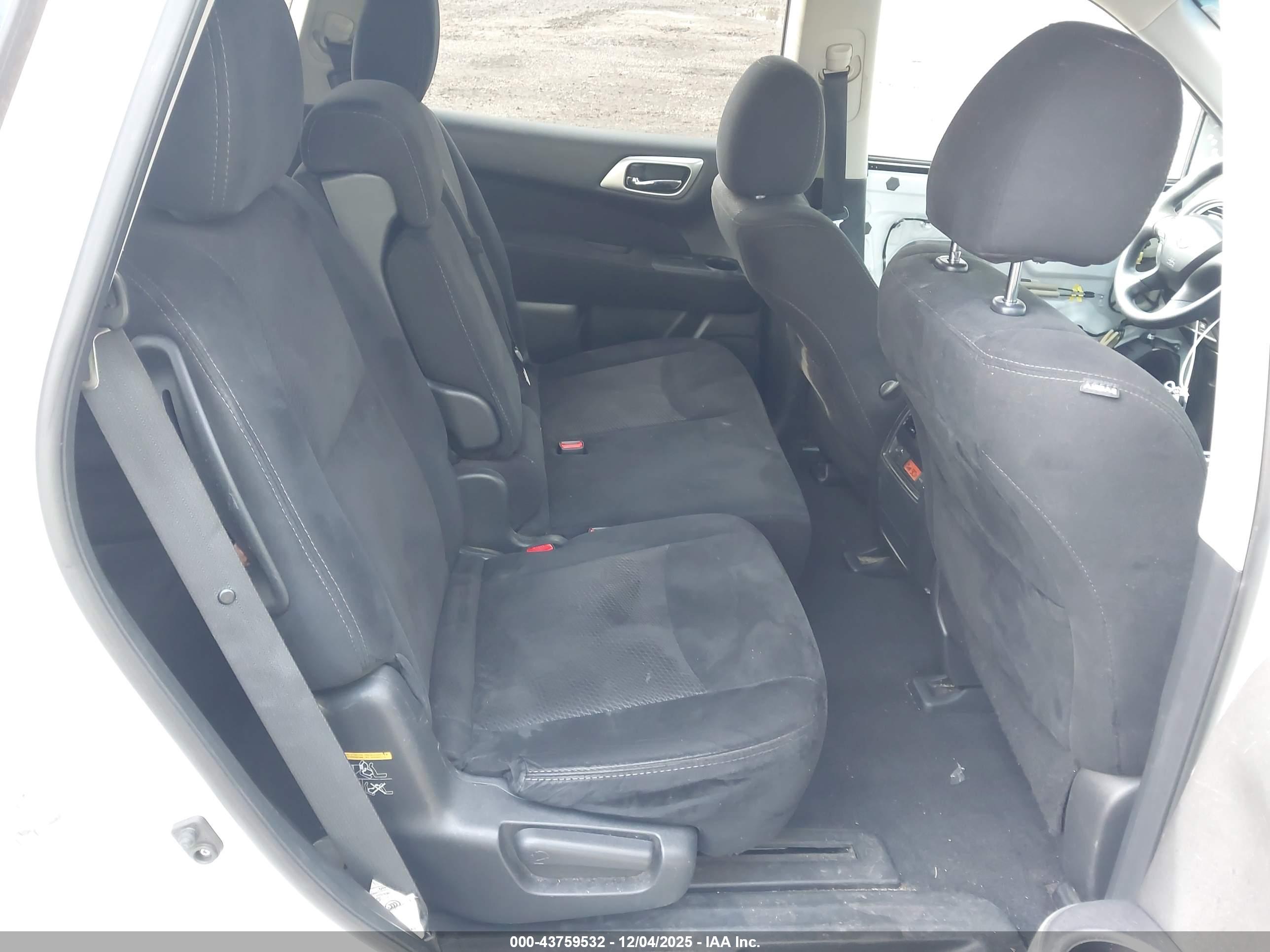 NISSAN PATHFINDER image 8