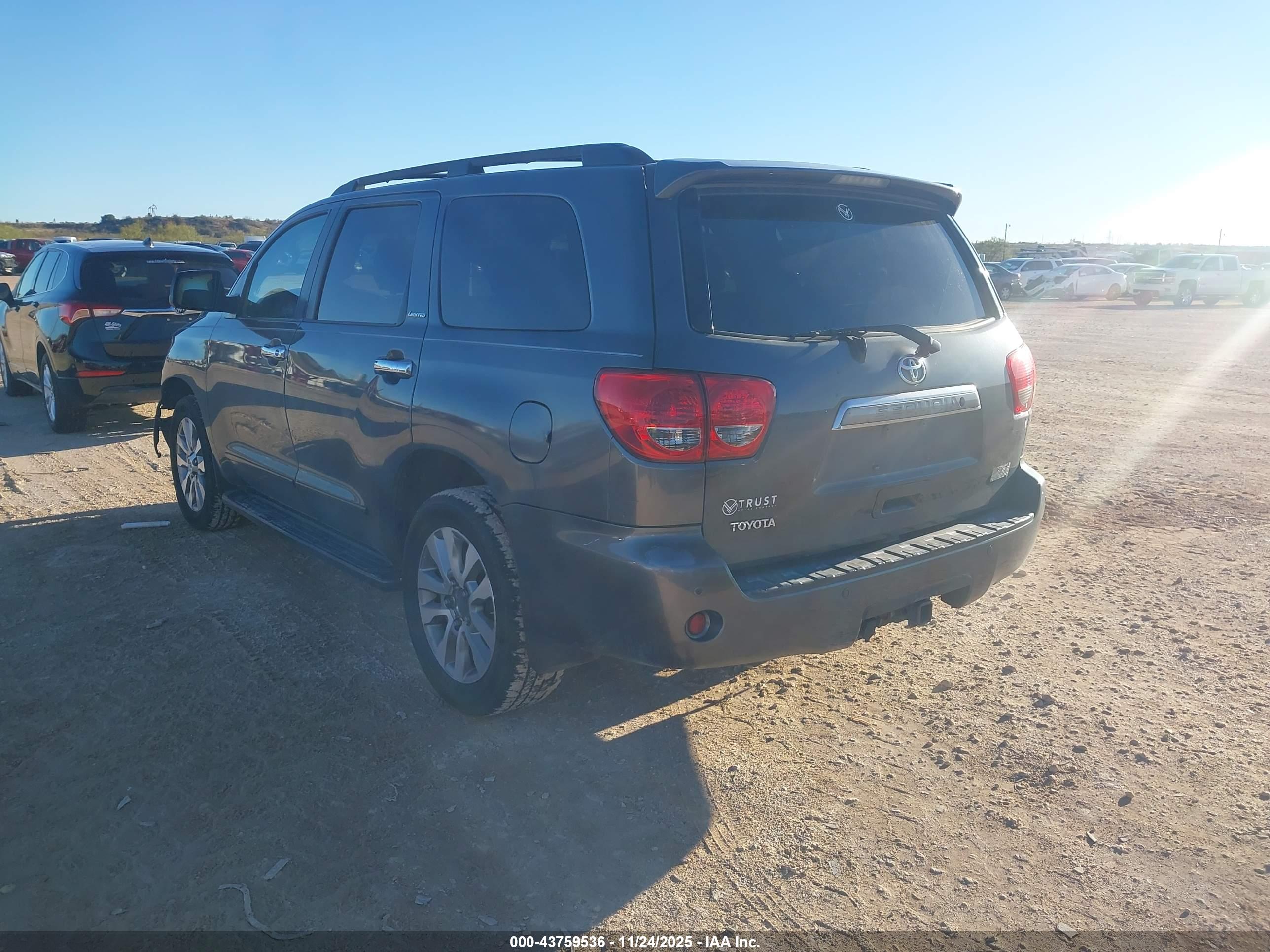 TOYOTA SEQUOIA image 3