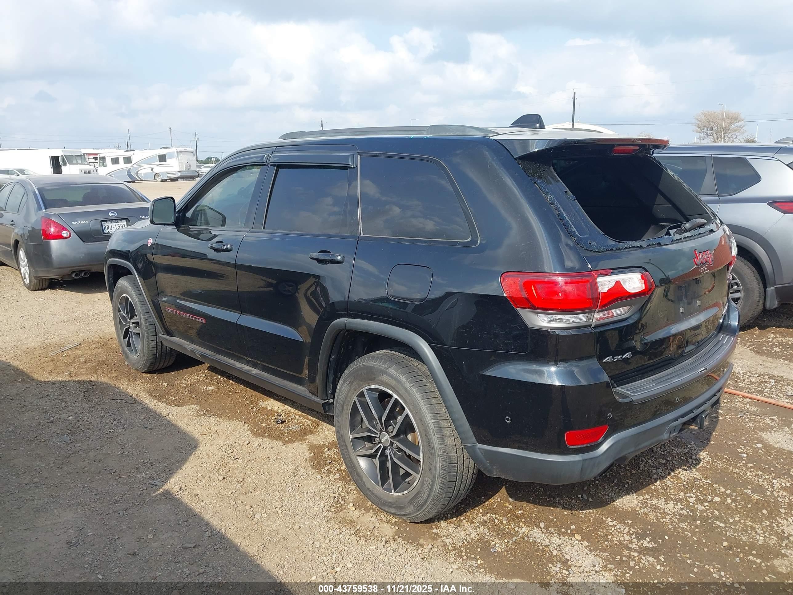 JEEP GRAND image 3