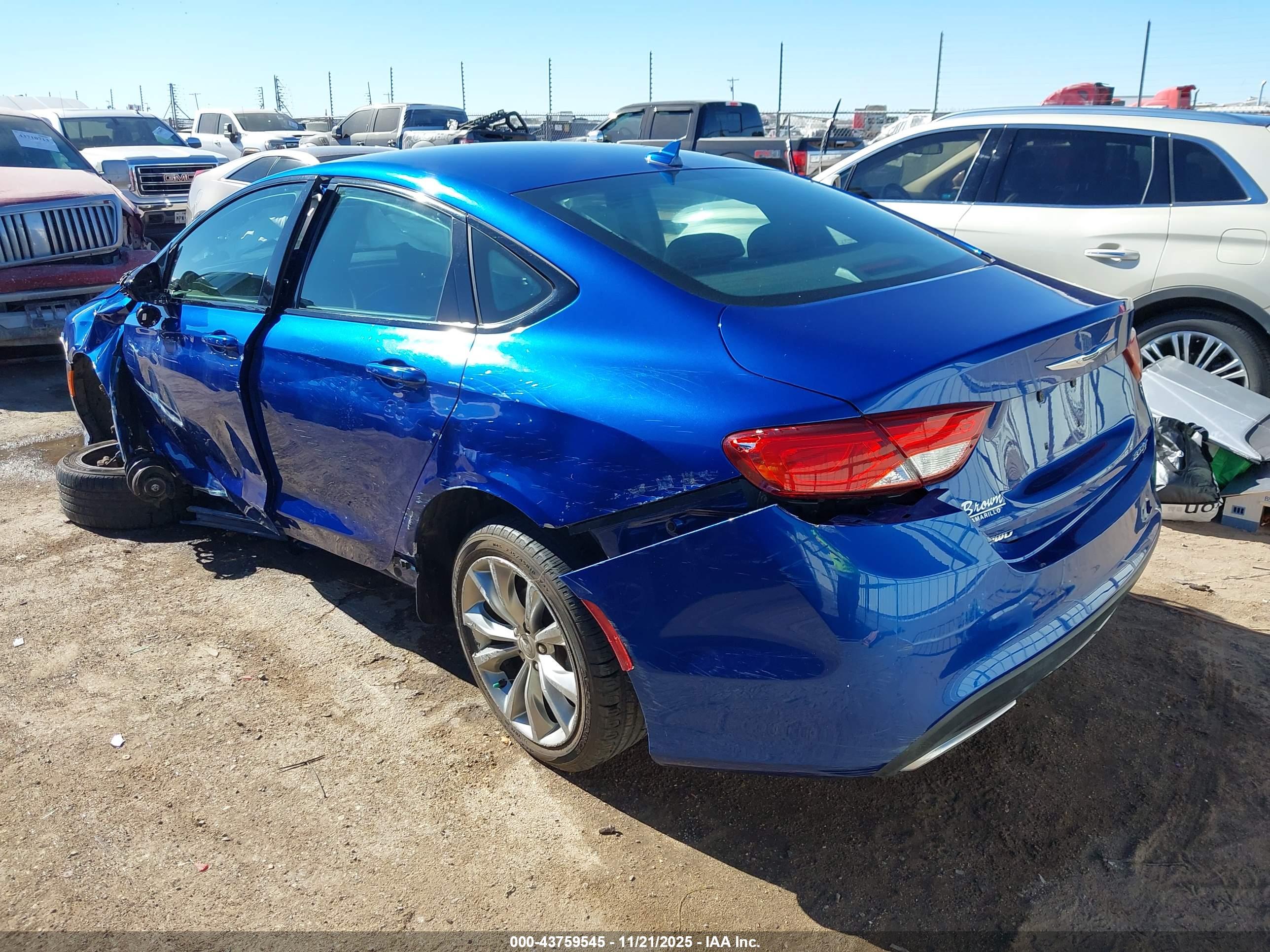 CHRYSLER 200 image 3