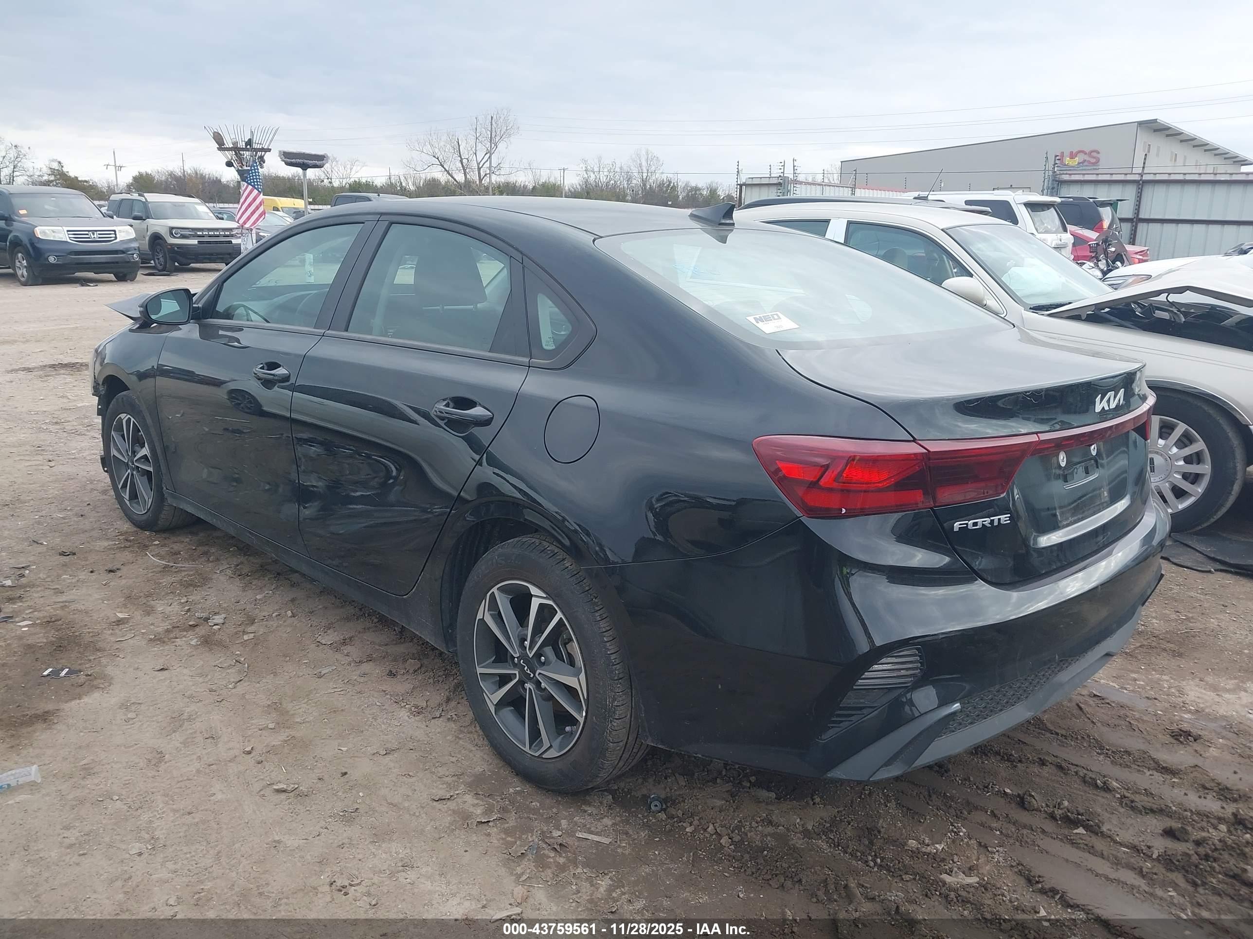 KIA FORTE image 3