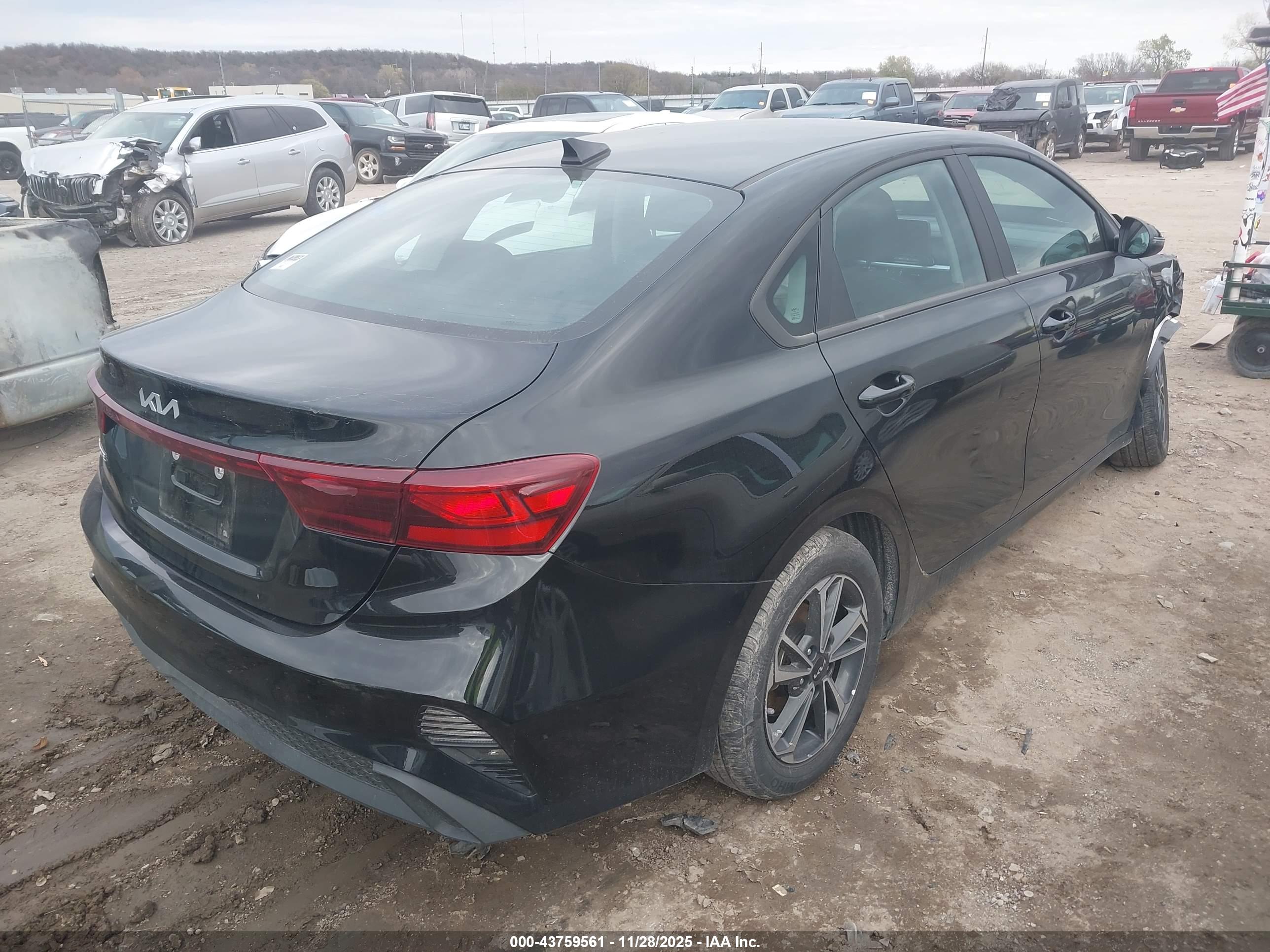KIA FORTE image 4