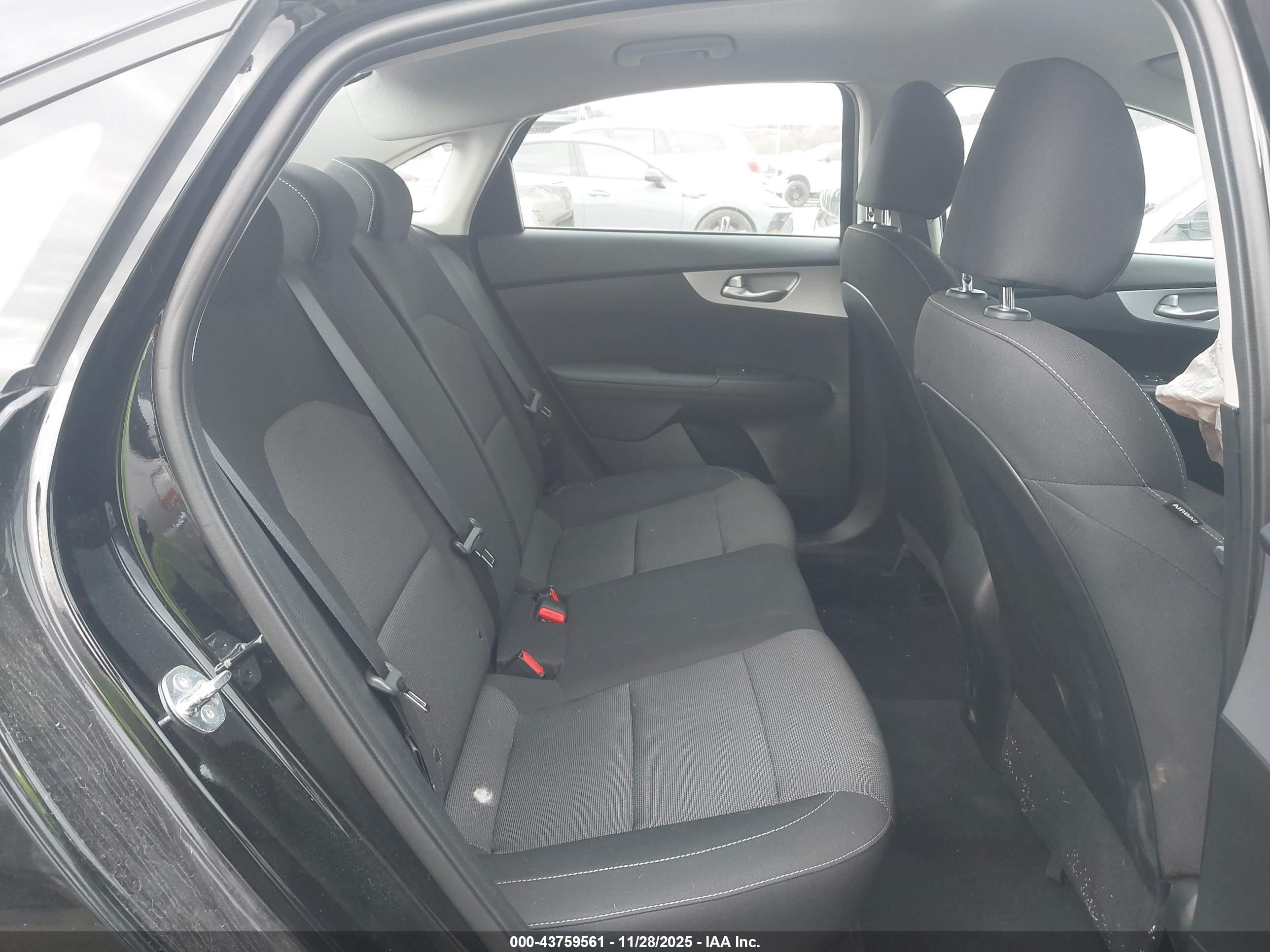 KIA FORTE image 8