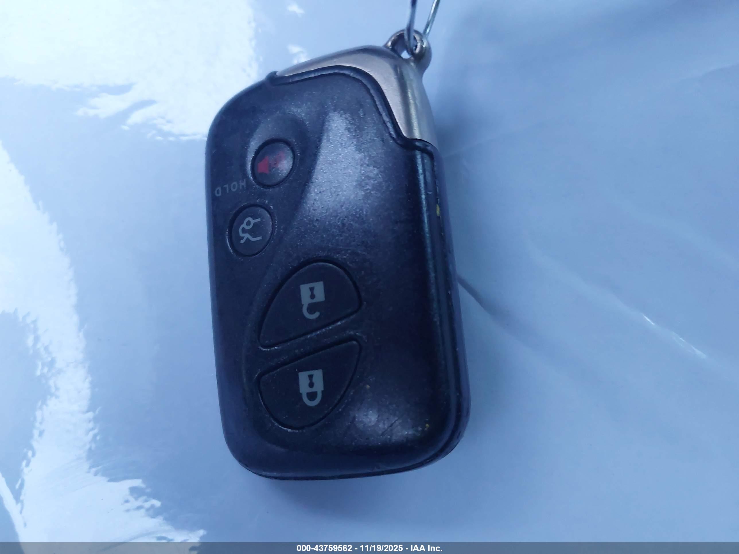LEXUS IS image 11
