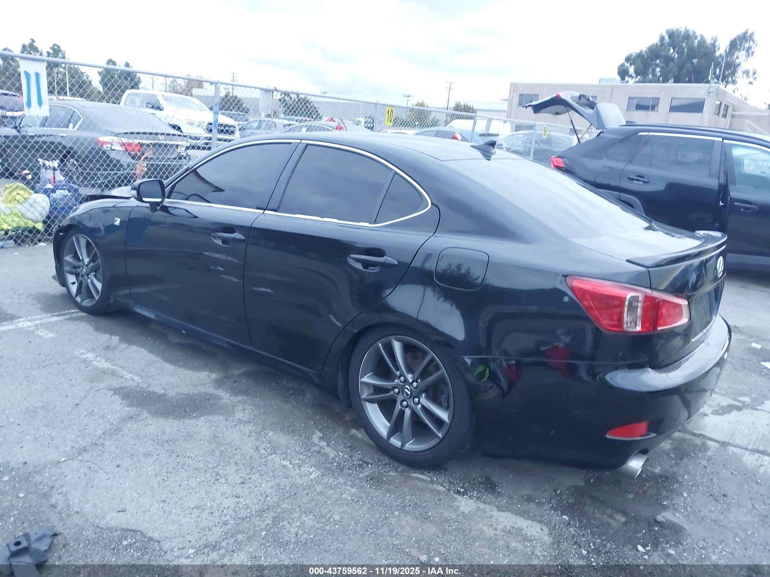 LEXUS IS image 3