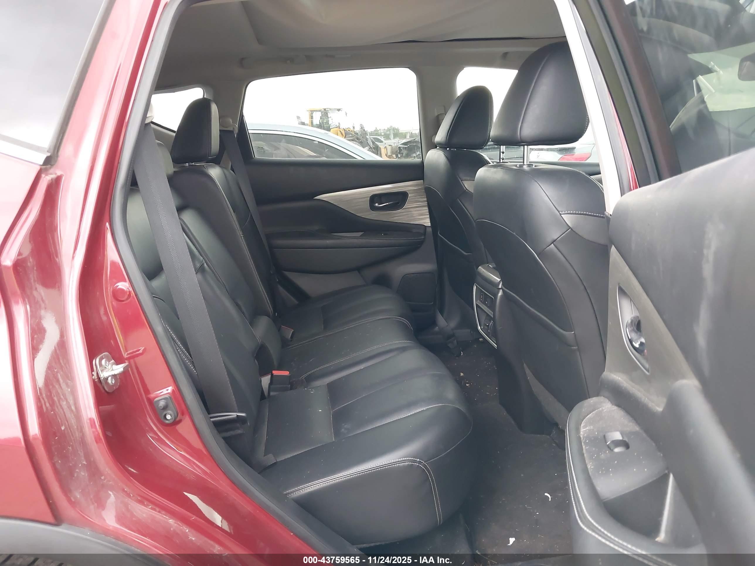 NISSAN MURANO image 8