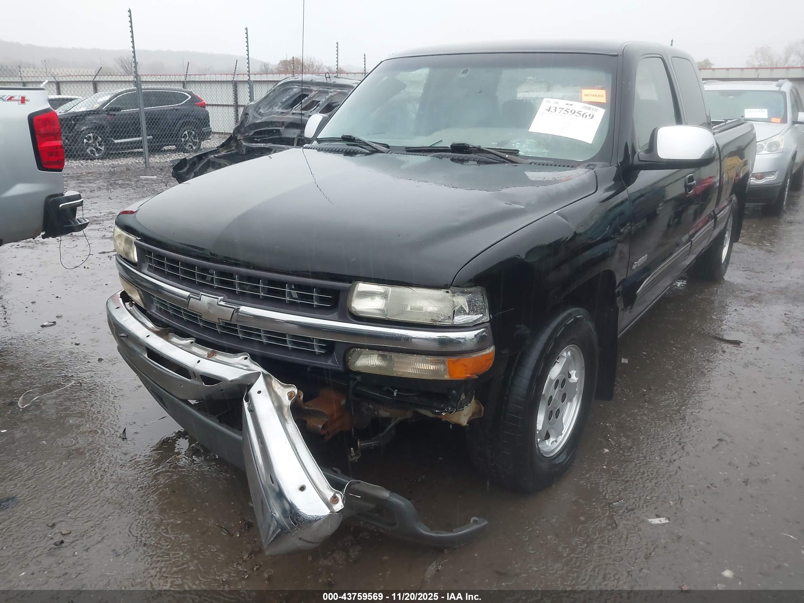CHEVROLET SILVERADO image 6