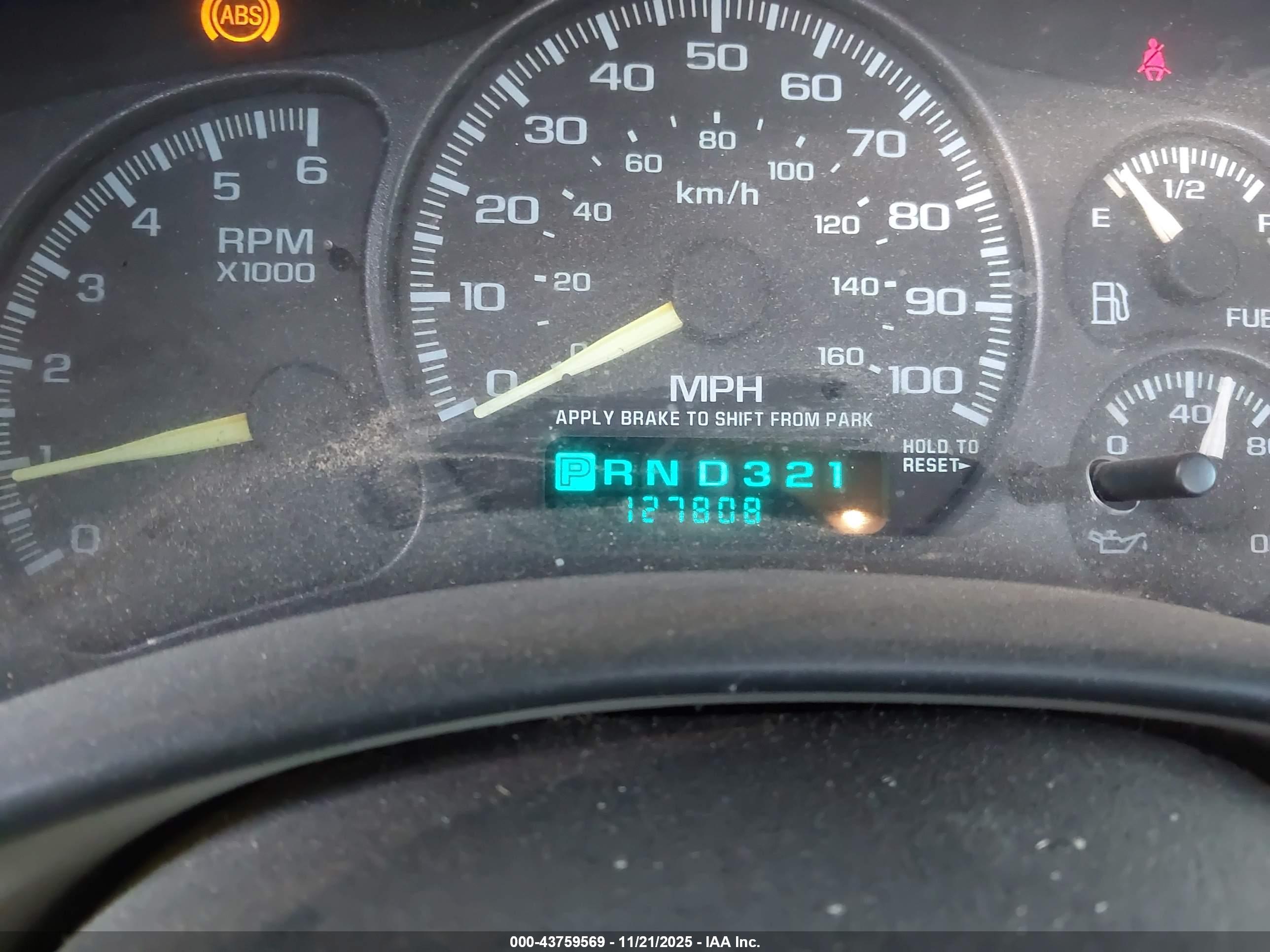 CHEVROLET SILVERADO image 7