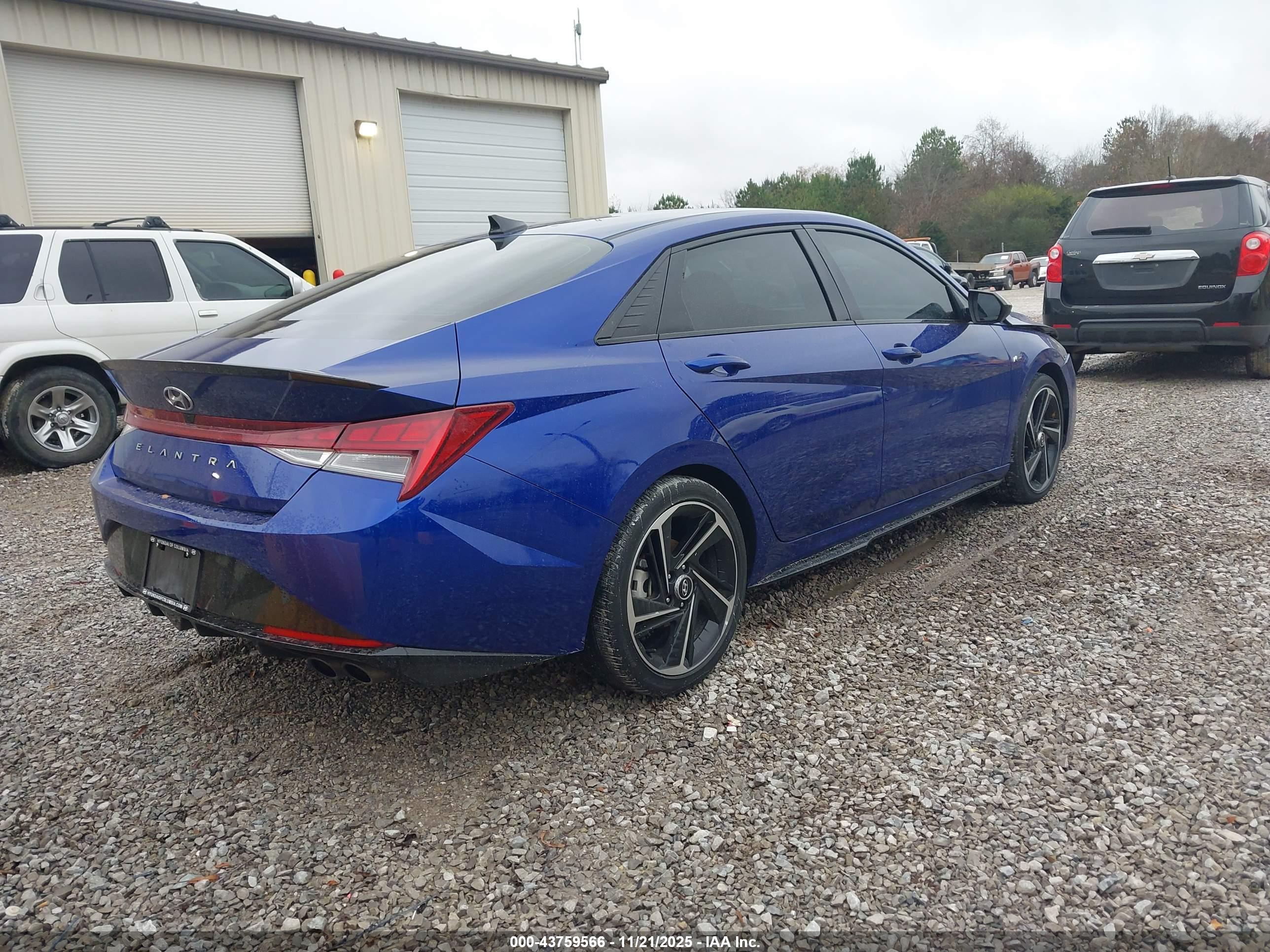 HYUNDAI ELANTRA image 4