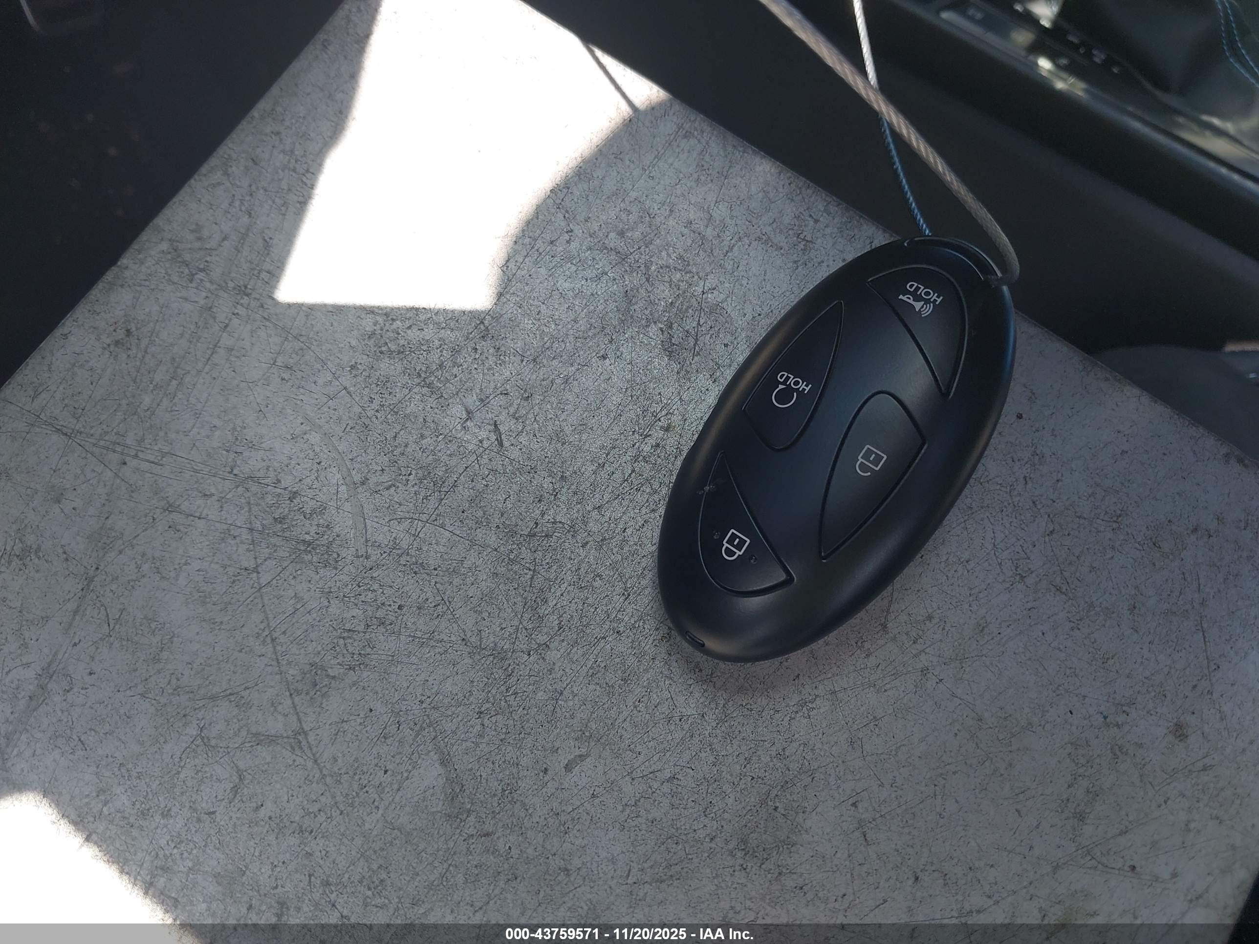 HYUNDAI ELANTRA image 11